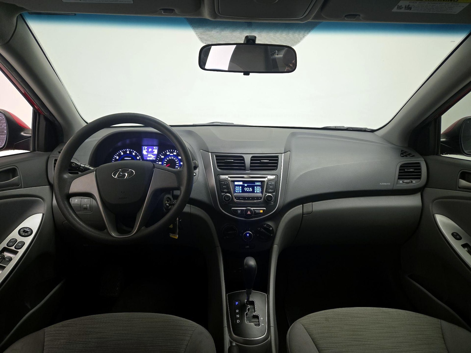 2016 Hyundai Accent SE - Photo 10