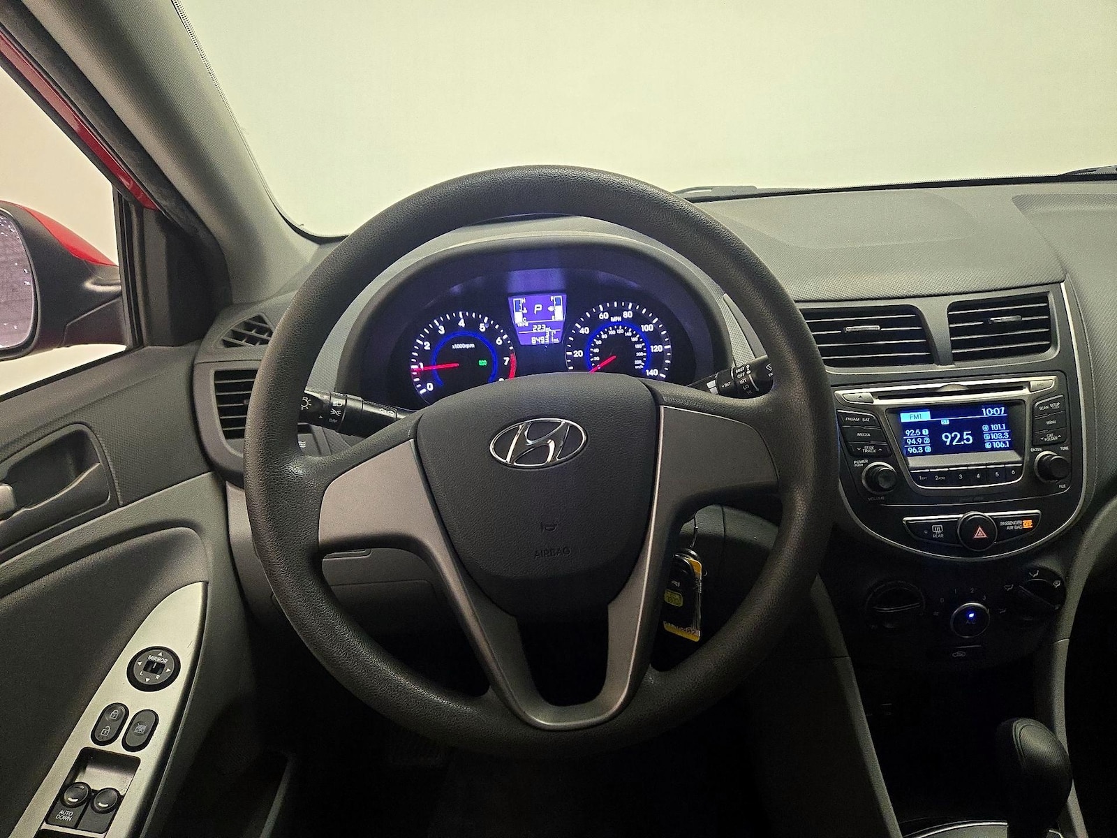 2016 Hyundai Accent SE - Photo 11