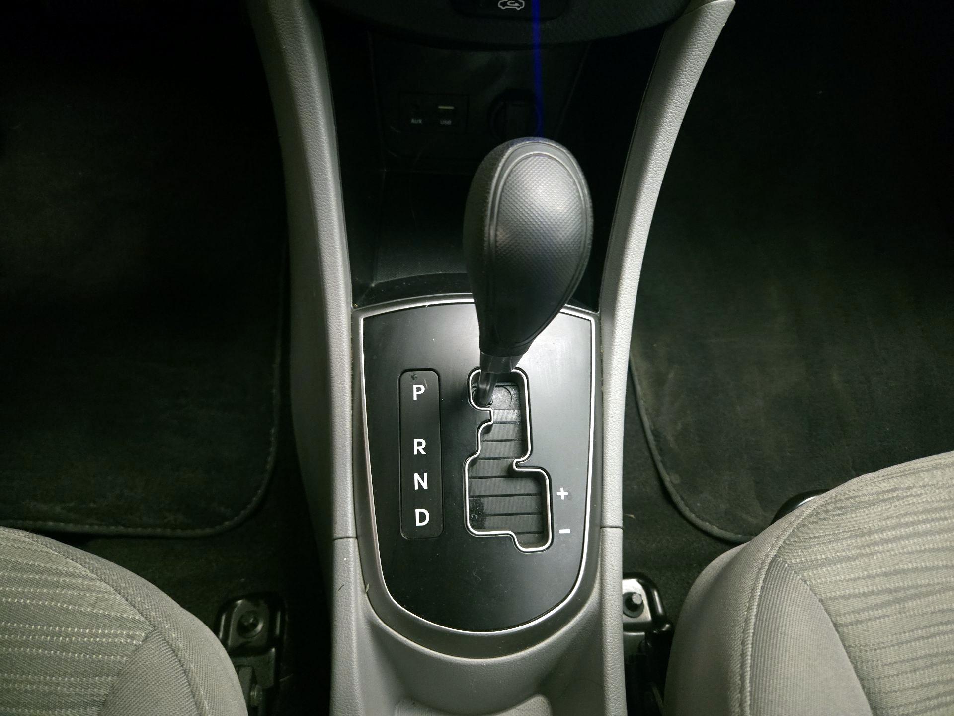 Thumbnail: 2016 Hyundai Accent - 16