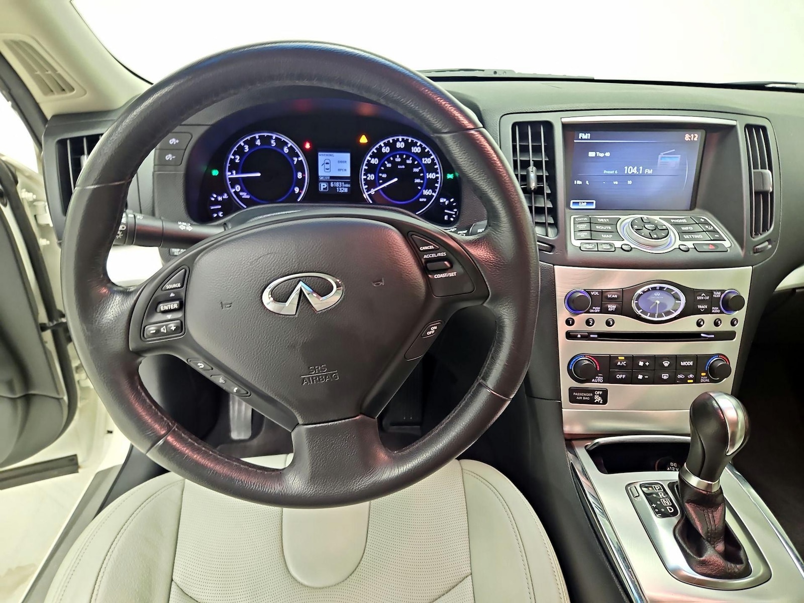 2015 INFINITI Q60 Convertible Base - Photo 11