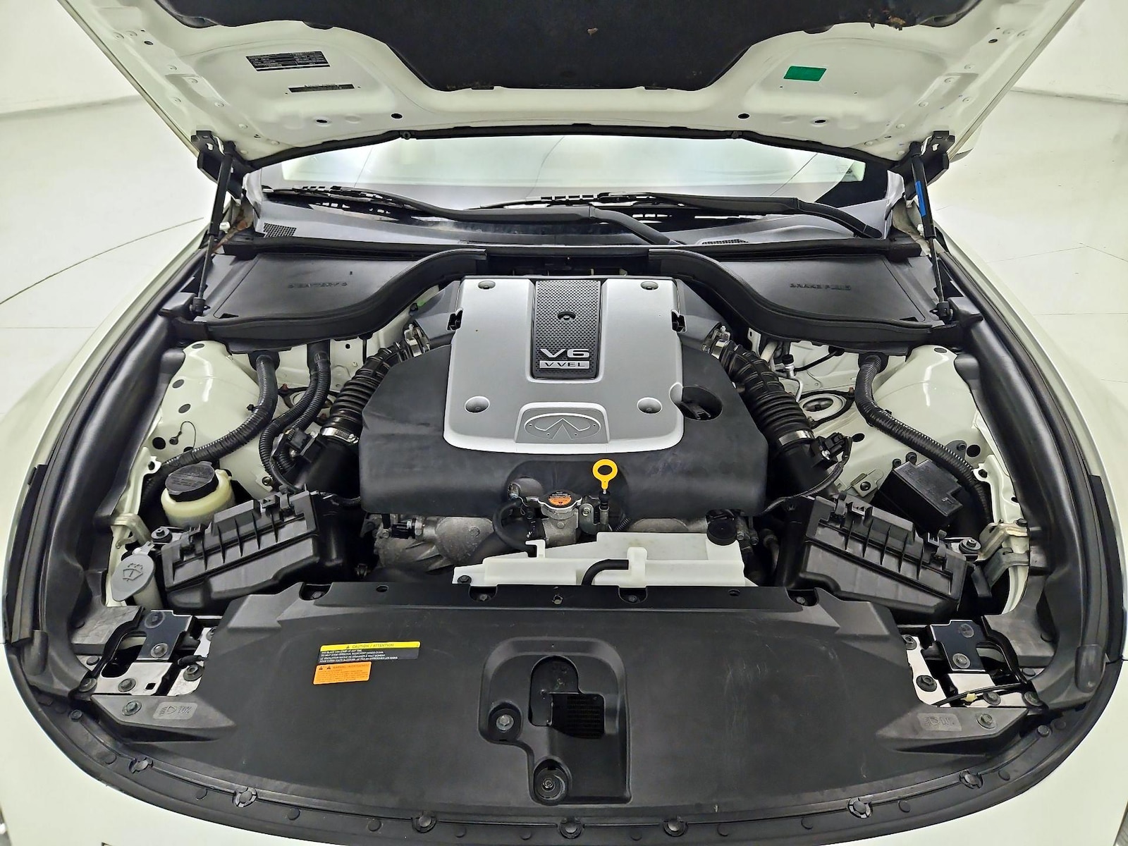 2015 INFINITI Q60 Convertible Base - Photo 22