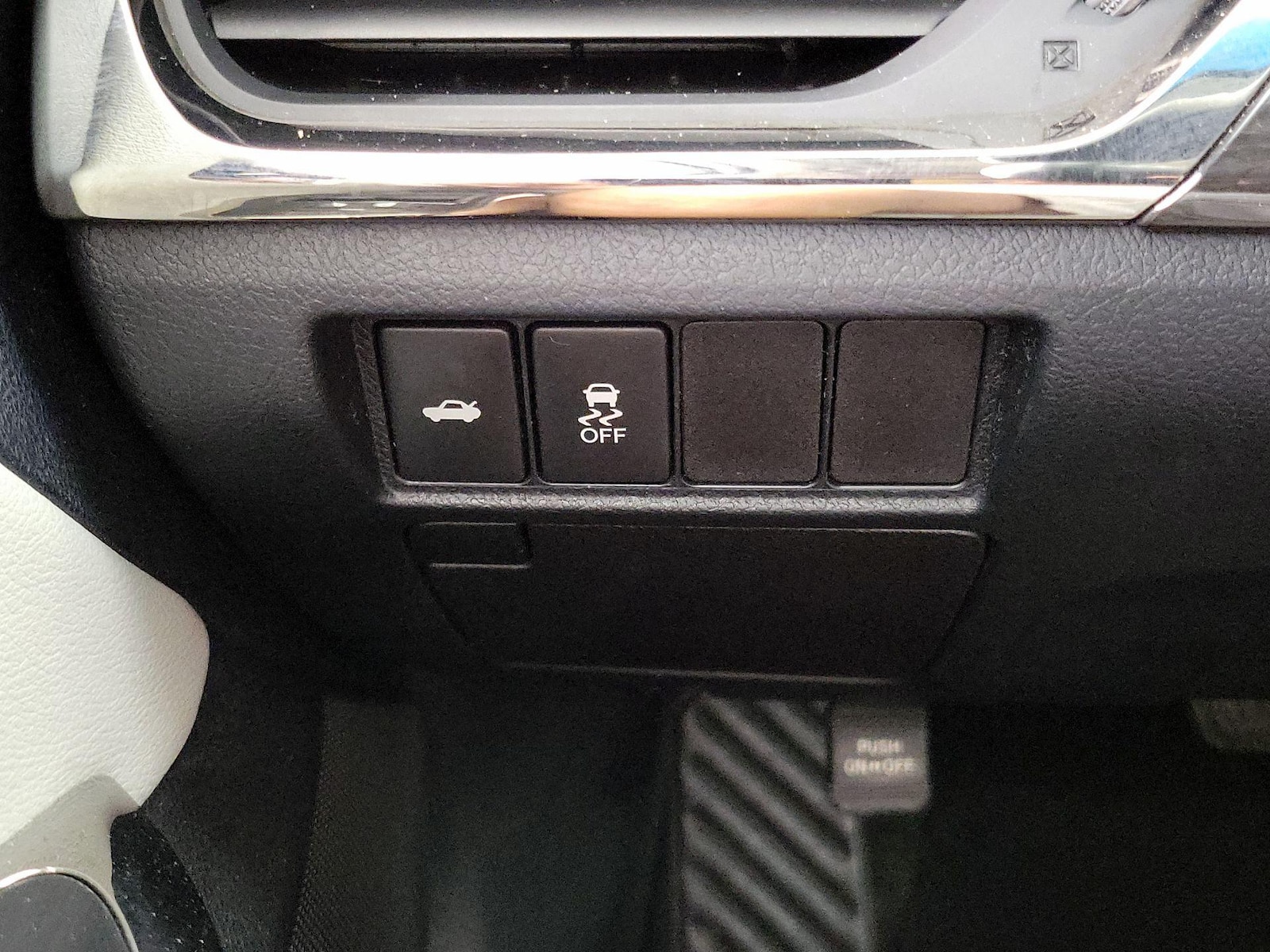 2014 Toyota Avalon XLE - Photo 14