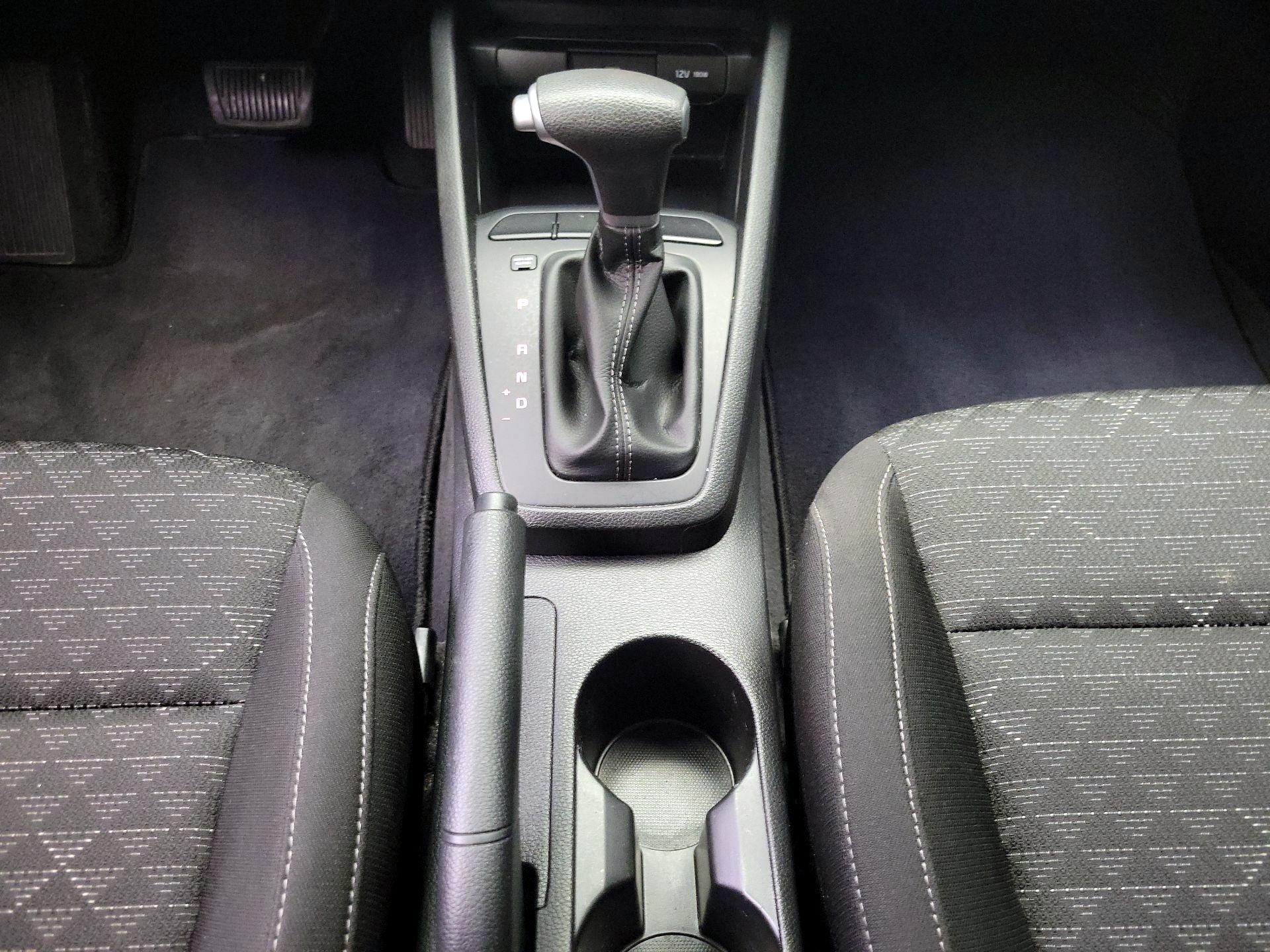 Thumbnail: 2022 Kia Rio - 17