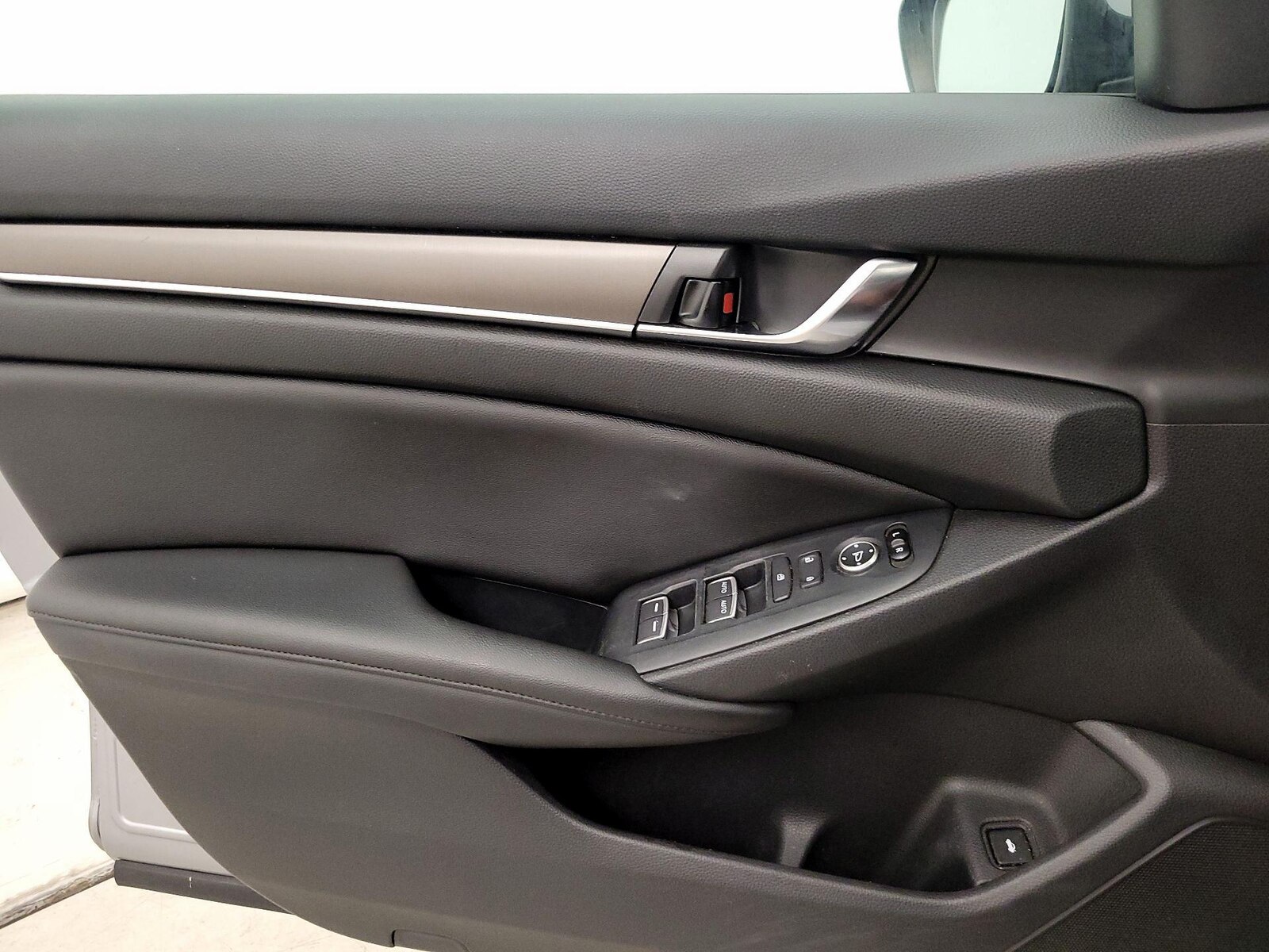2019 Honda Accord LX - Photo 13