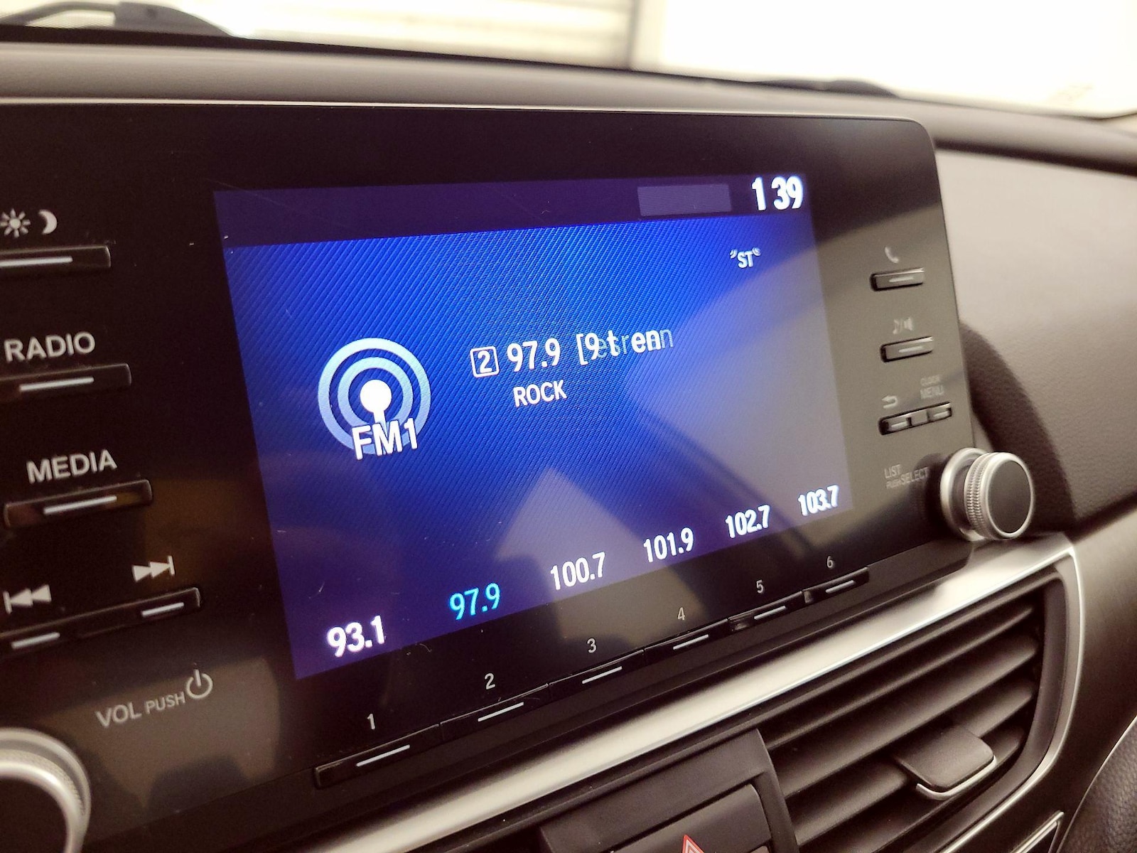 2019 Honda Accord LX - Photo 16