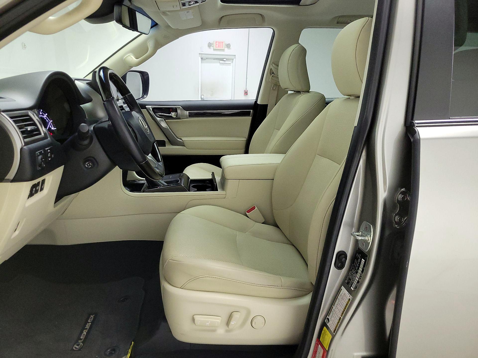 Thumbnail: 2023 Lexus GX - 11