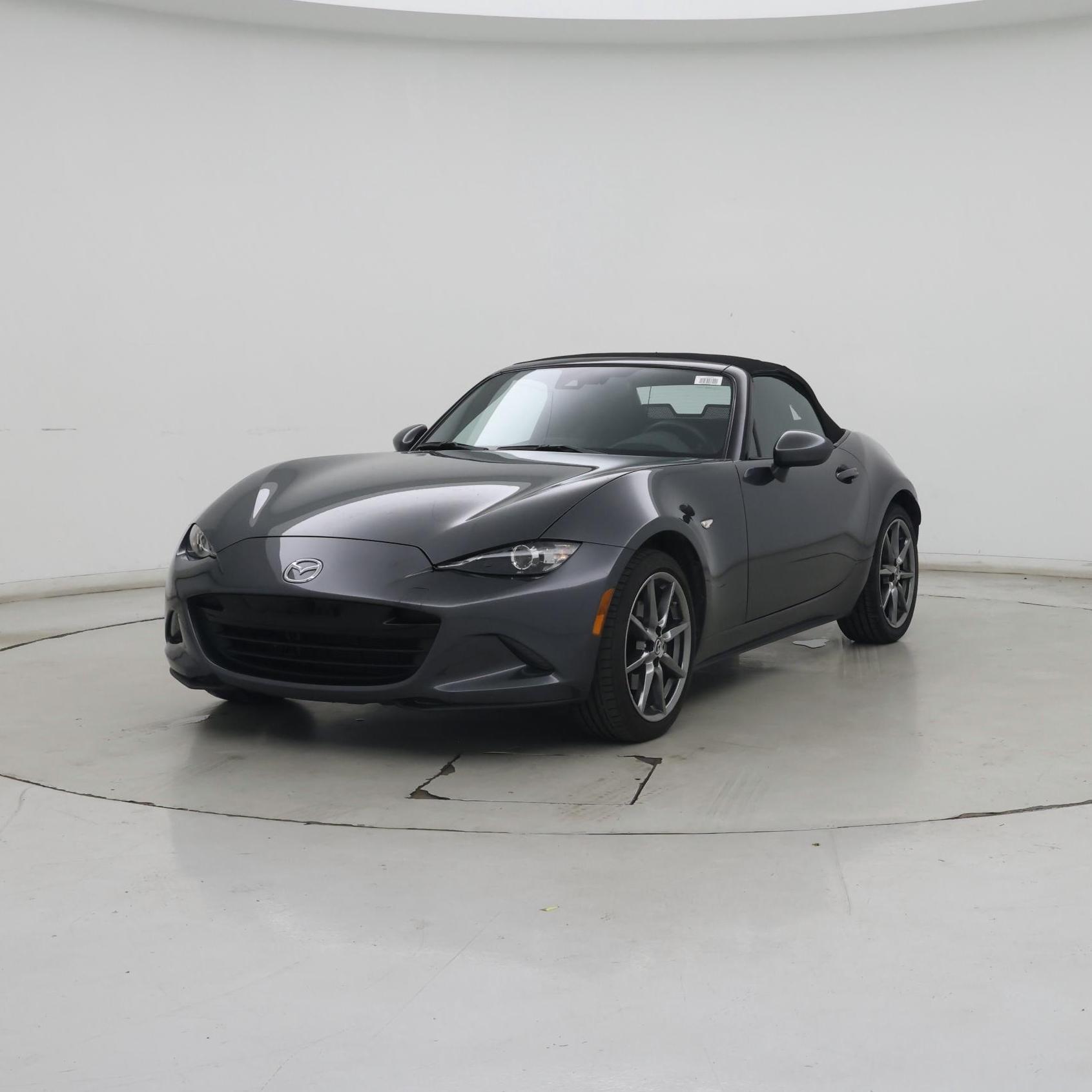 Thumbnail: 2020 Mazda MX-5 Miata - 4
