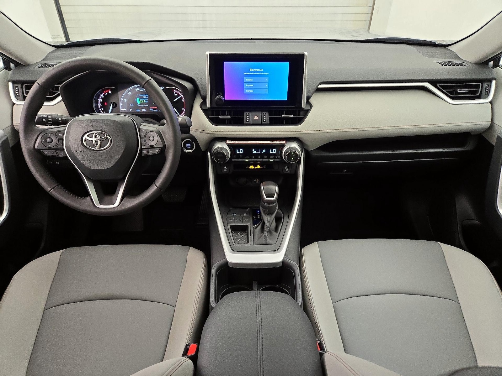 2025 Toyota RAV4 XLE Premium - Photo 10
