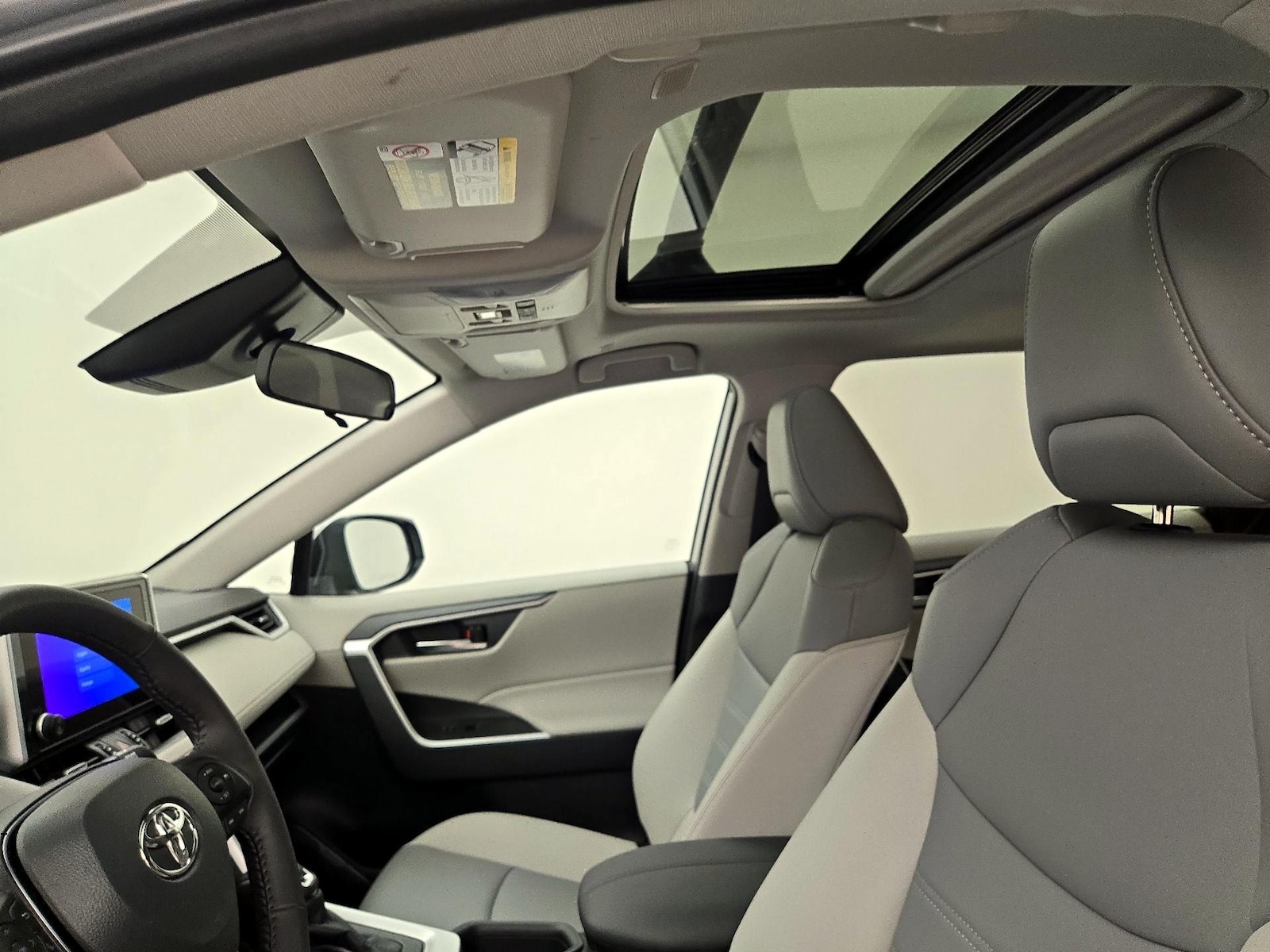 2025 Toyota RAV4 XLE Premium - Photo 20