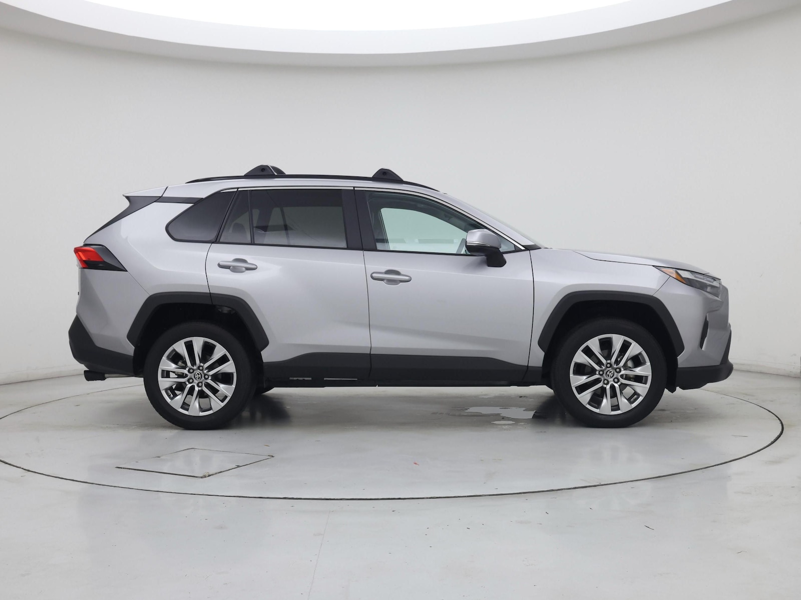 2025 Toyota RAV4 XLE Premium - Photo 8