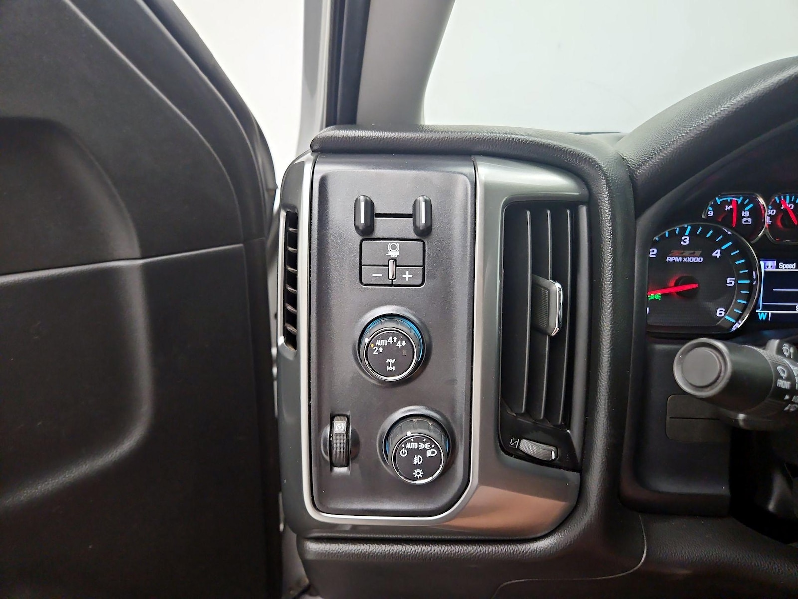 2017 Chevrolet Silverado 1500 LT Z71 - Photo 14
