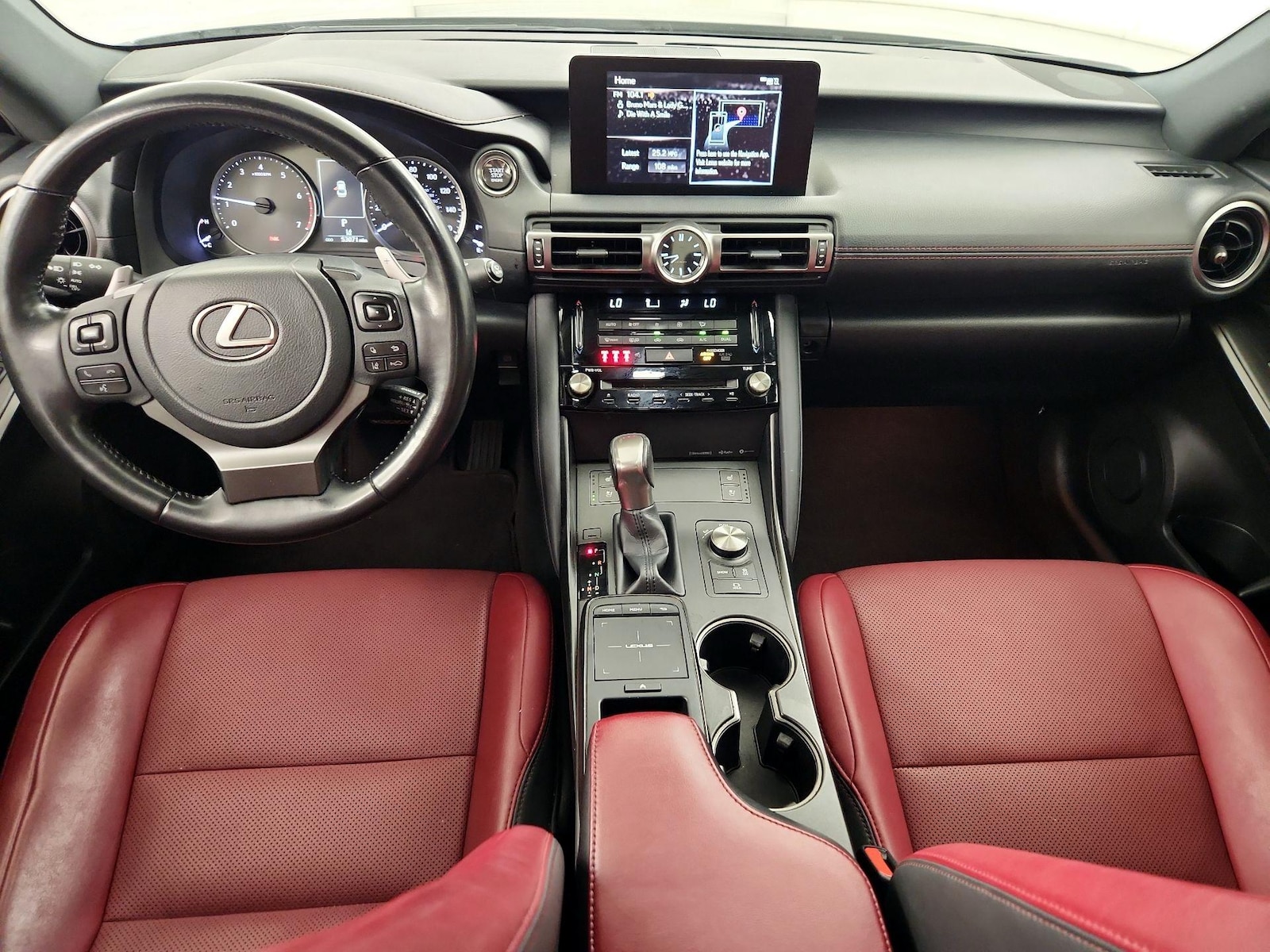 2022 Lexus IS 300 - Photo 10
