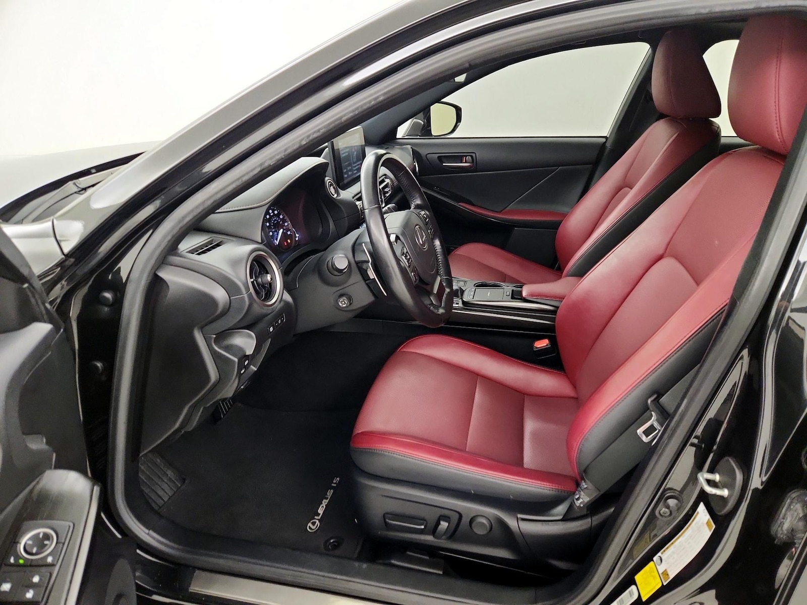 2022 Lexus IS 300 - Photo 12