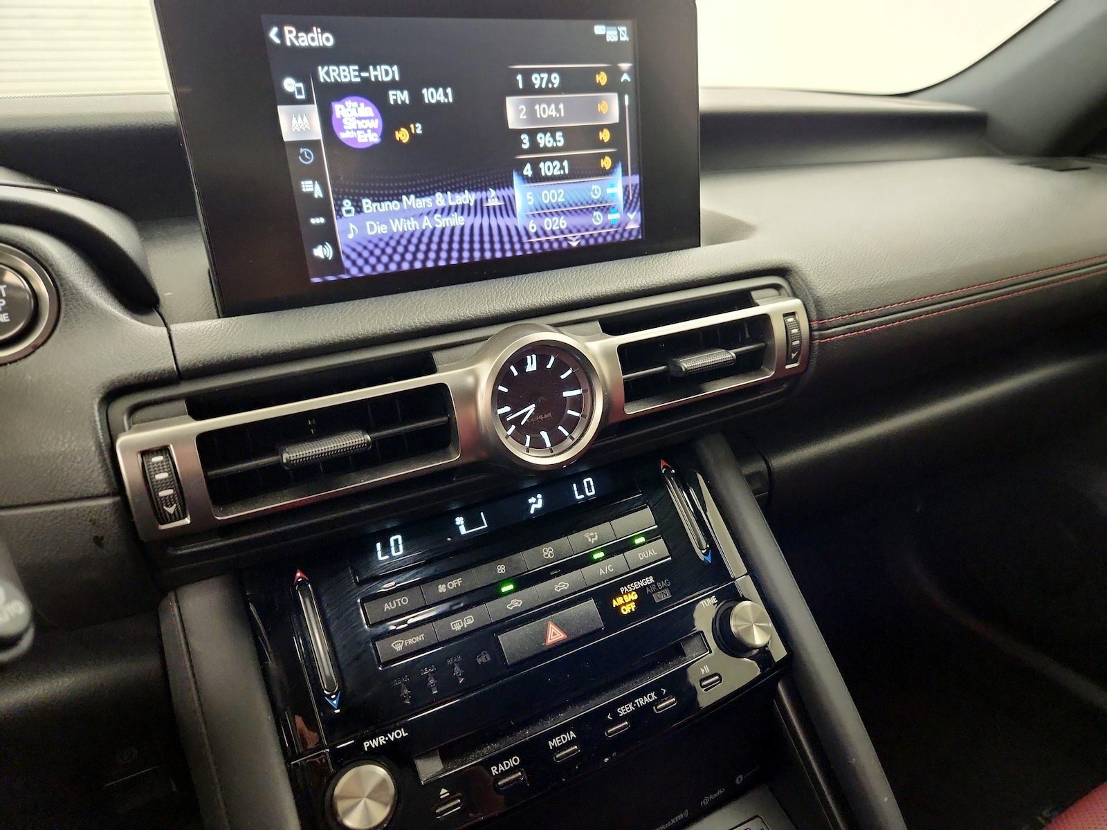 2022 Lexus IS 300 - Photo 16