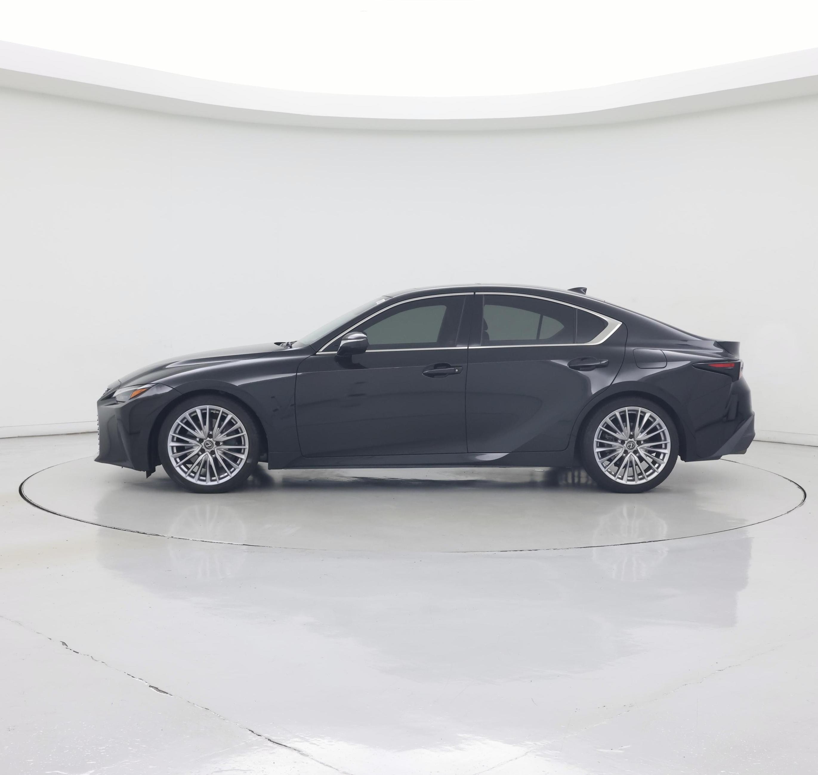 Thumbnail: 2022 Lexus IS - 3