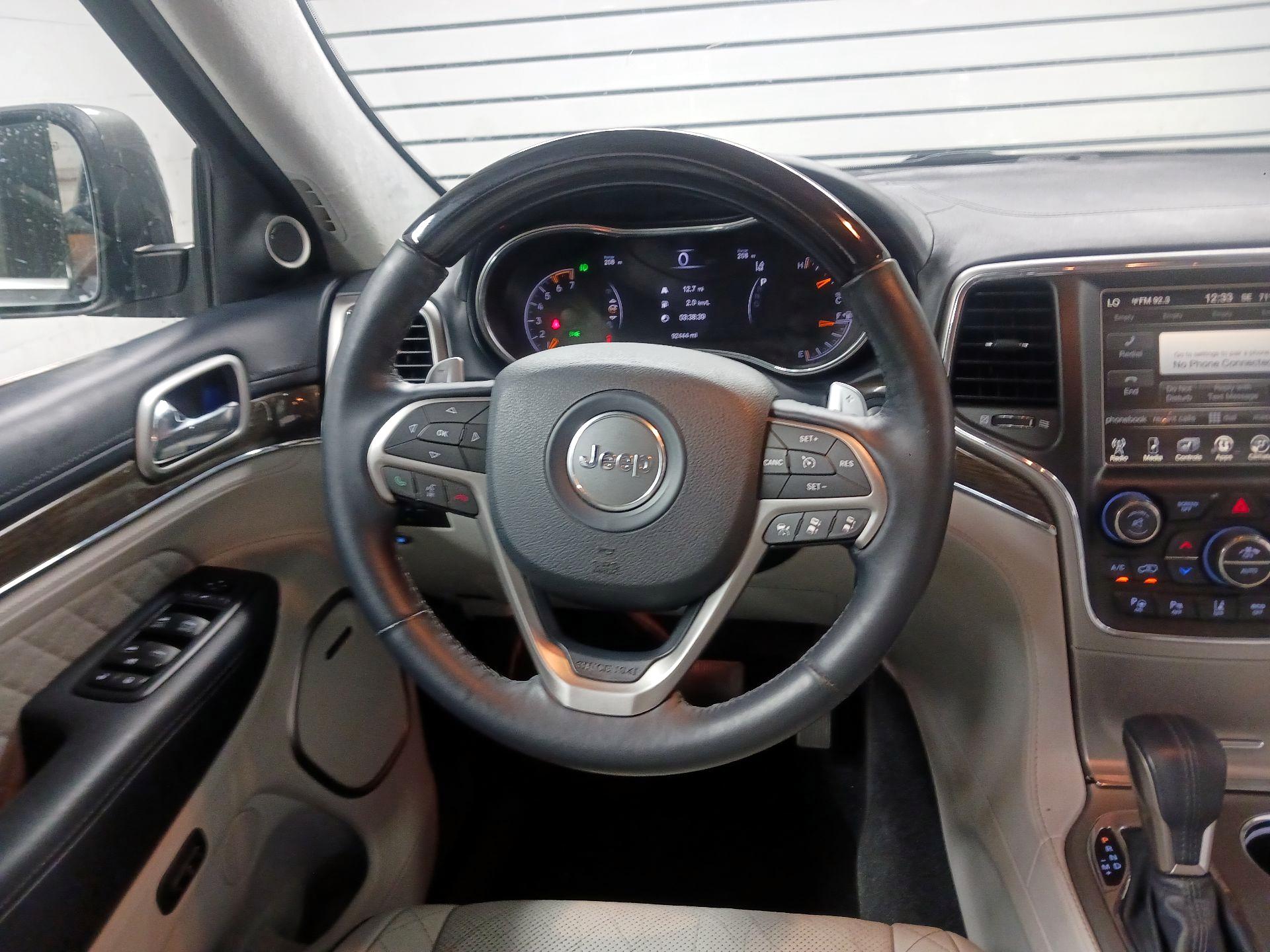 Thumbnail: 2017 Jeep Grand Cherokee - 10