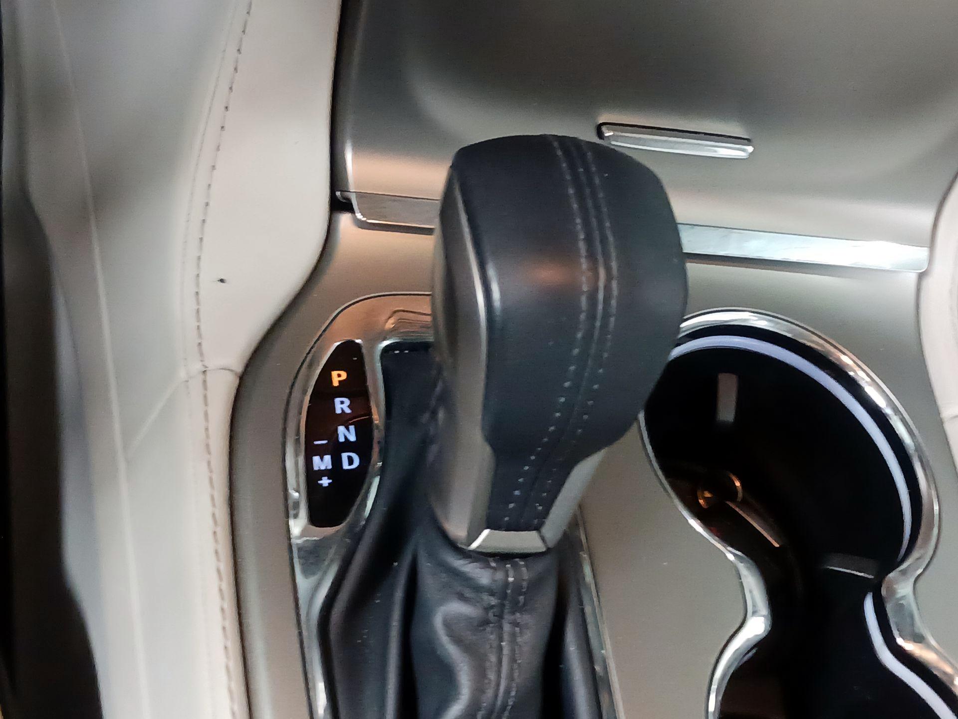 Thumbnail: 2017 Jeep Grand Cherokee - 16