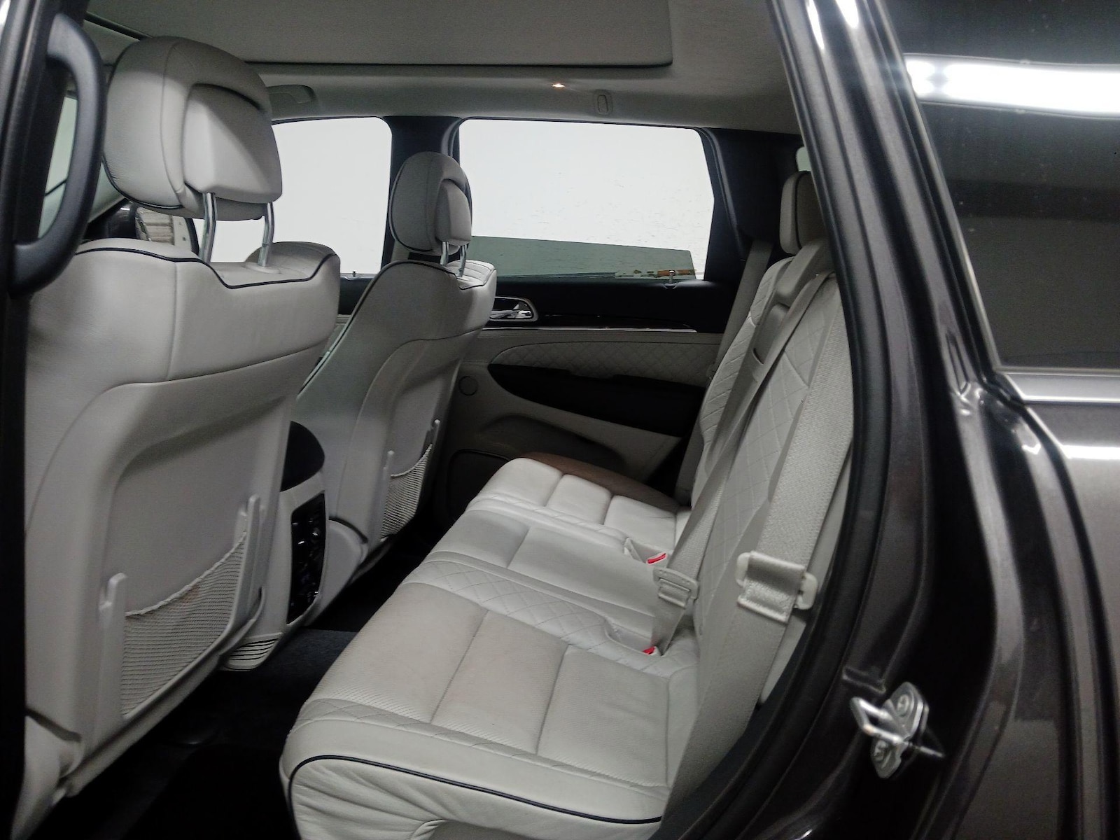 2017 Jeep Grand Cherokee Summit - Photo 19