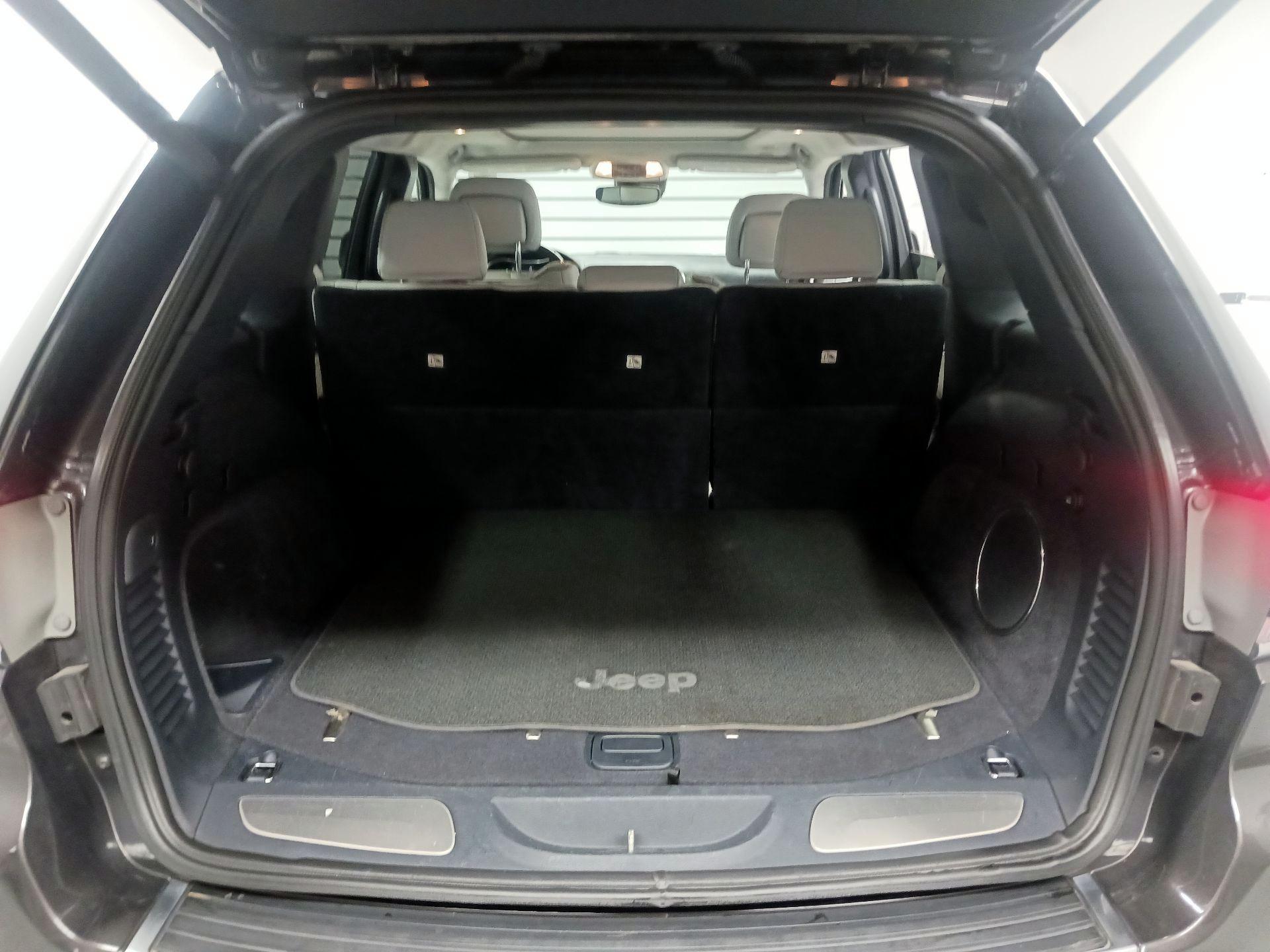 Thumbnail: 2017 Jeep Grand Cherokee - 19