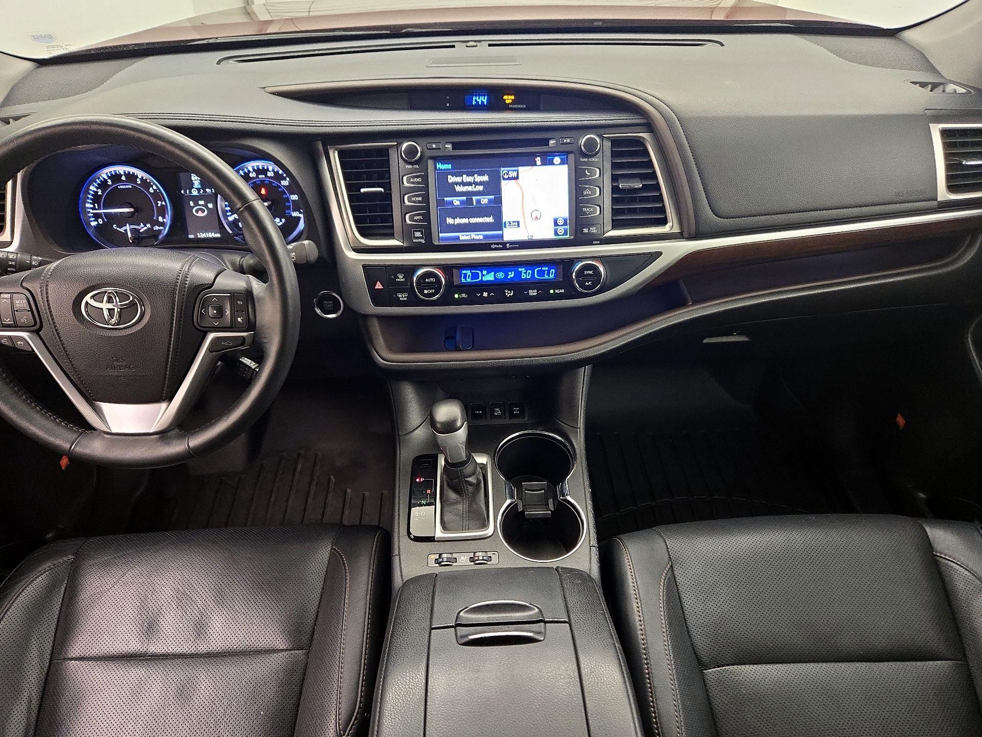 Thumbnail: 2015 Toyota Highlander - 9