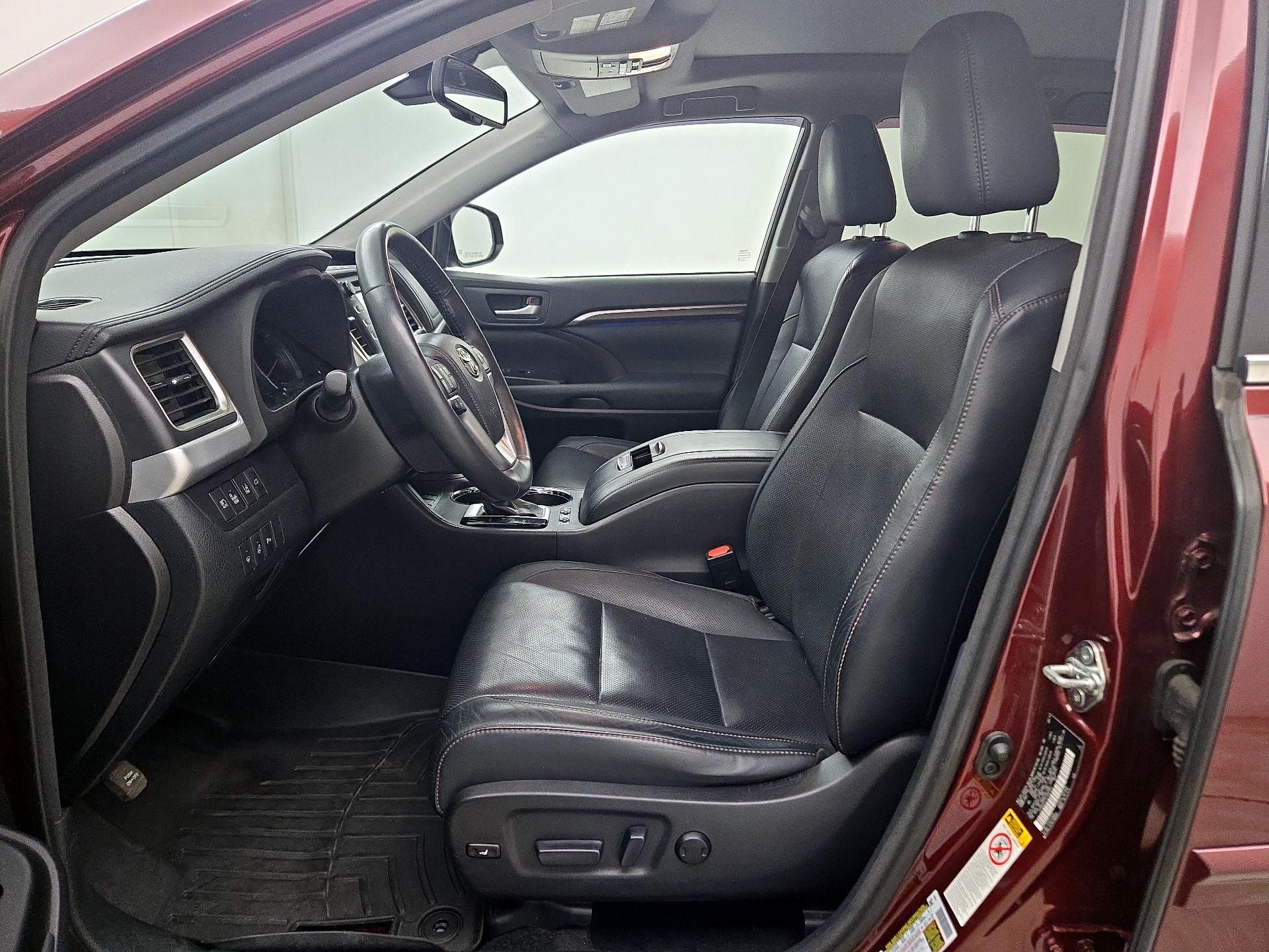 Thumbnail: 2015 Toyota Highlander - 11