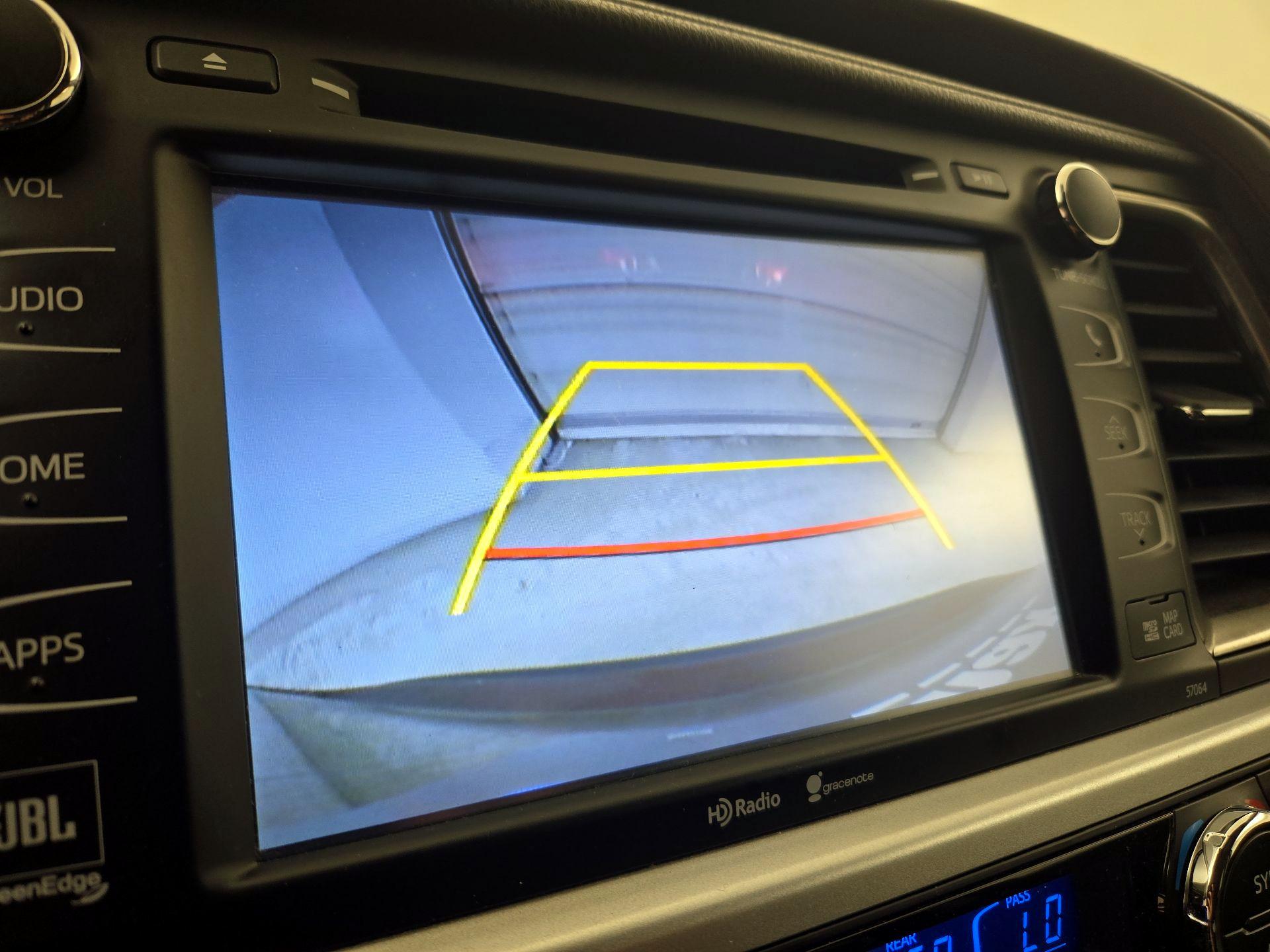 Thumbnail: 2015 Toyota Highlander - 13