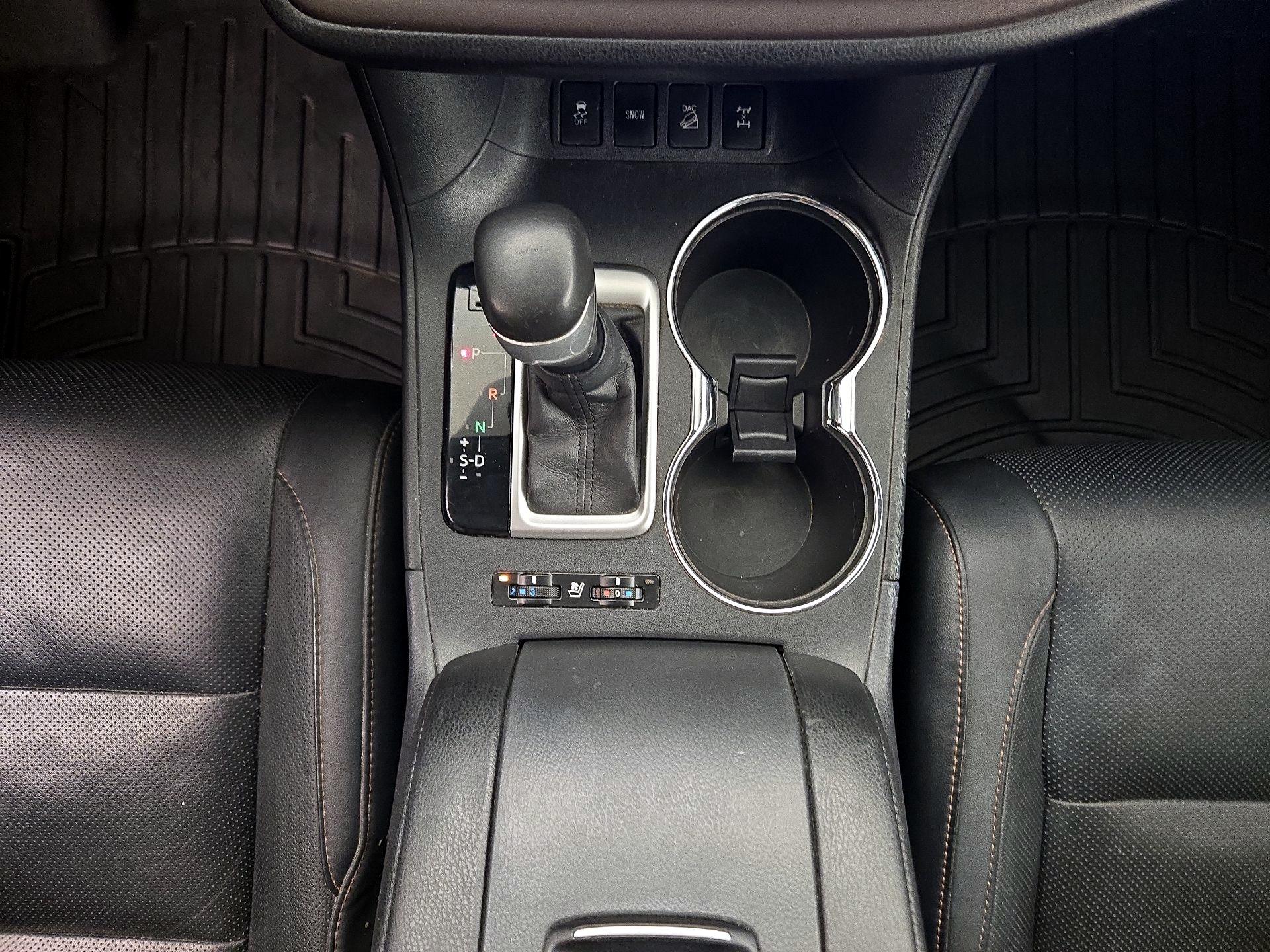 Thumbnail: 2015 Toyota Highlander - 16