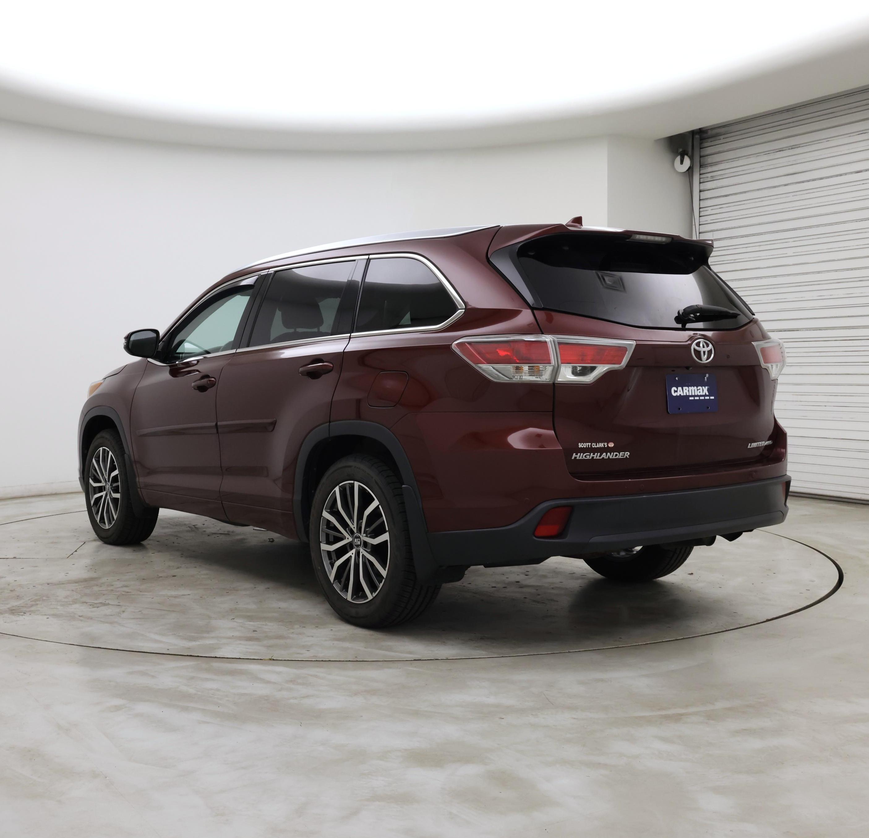 Thumbnail: 2015 Toyota Highlander - 2