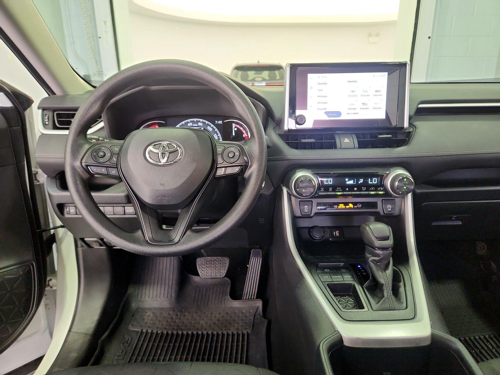 Thumbnail: 2025 Toyota RAV4 - 9