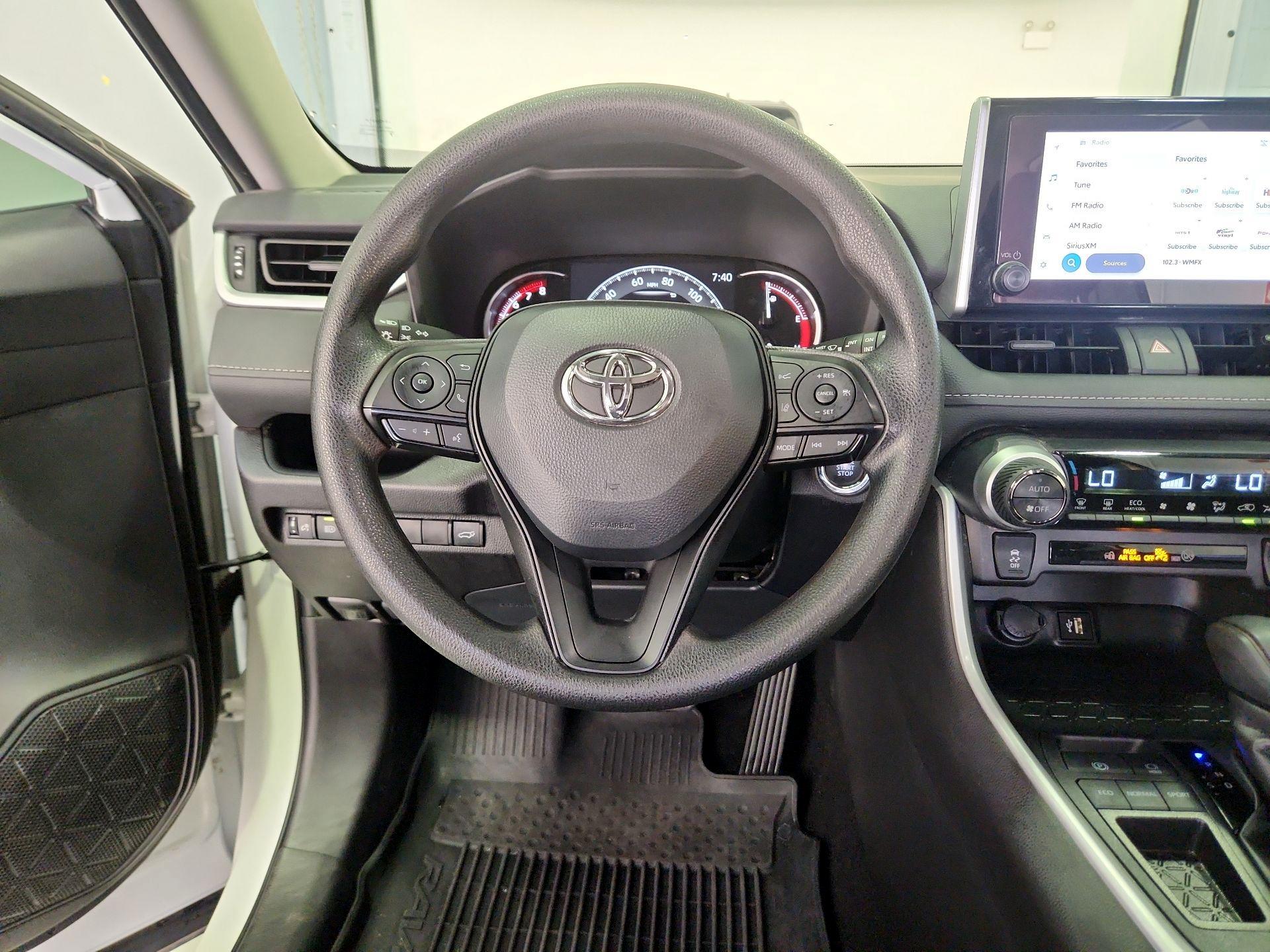 Thumbnail: 2025 Toyota RAV4 - 10