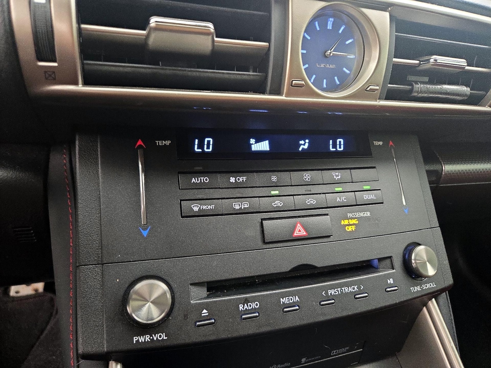 2016 Lexus IS 300 - Photo 17