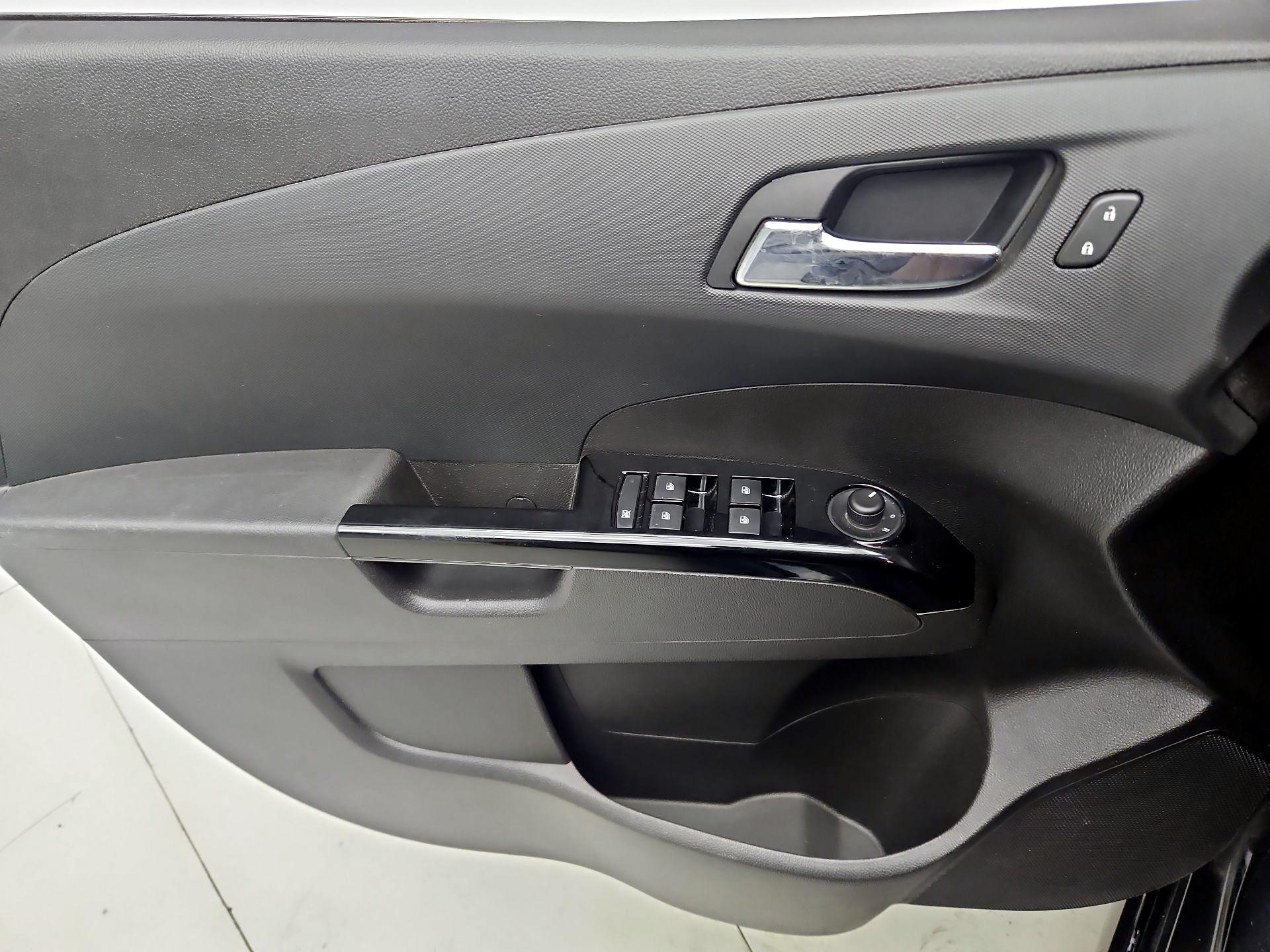 Thumbnail: 2017 Chevrolet Sonic - 12