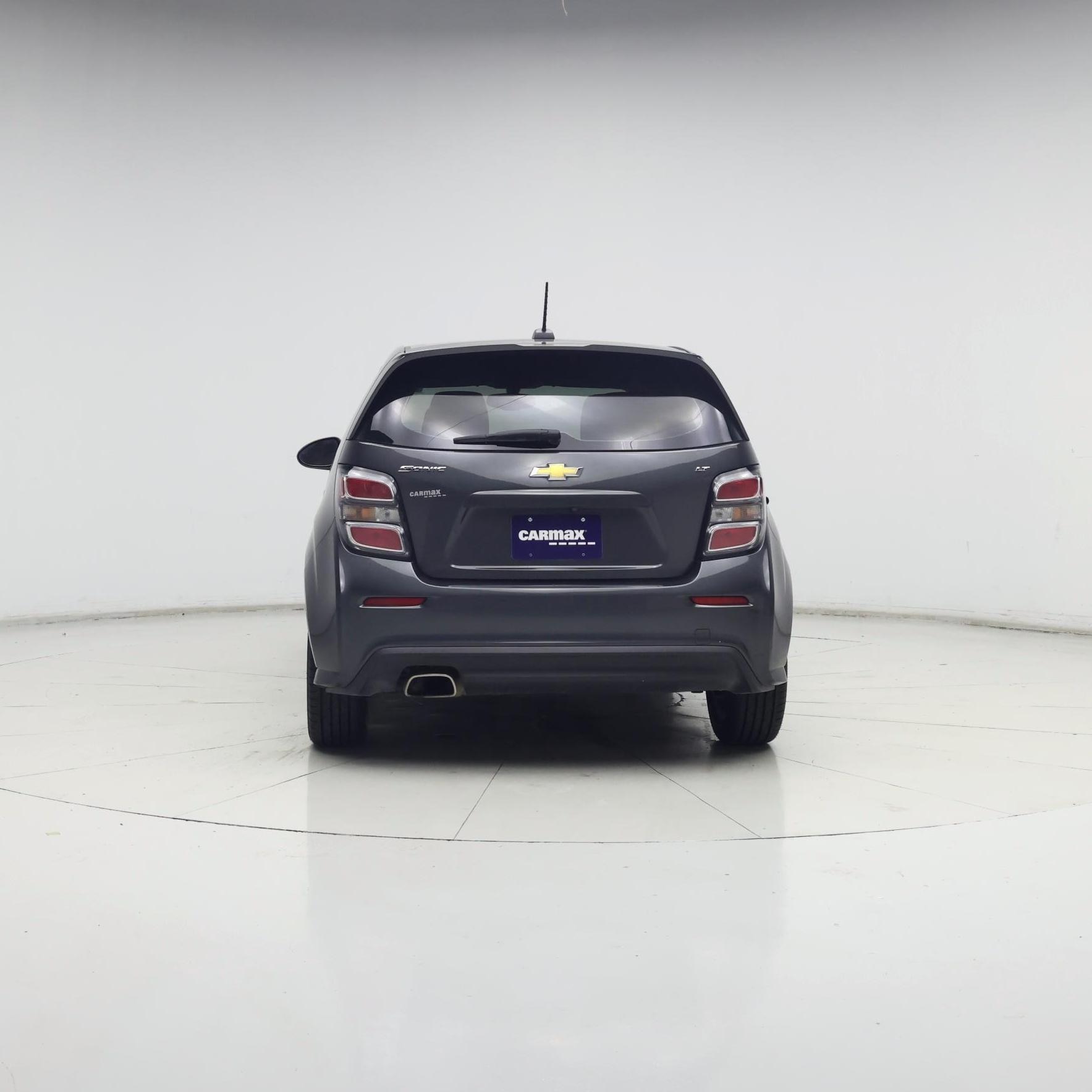 Thumbnail: 2017 Chevrolet Sonic - 6
