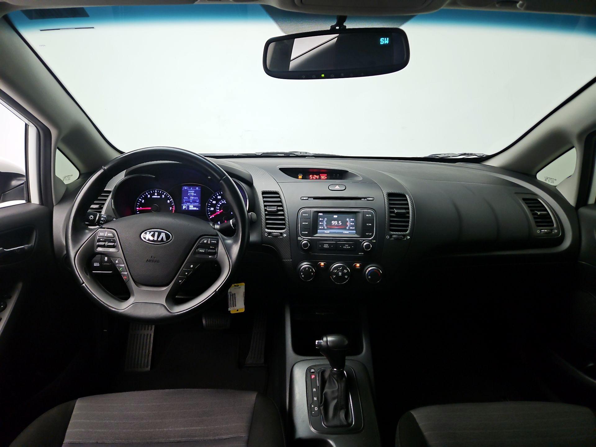 Thumbnail: 2016 Kia Forte - 9