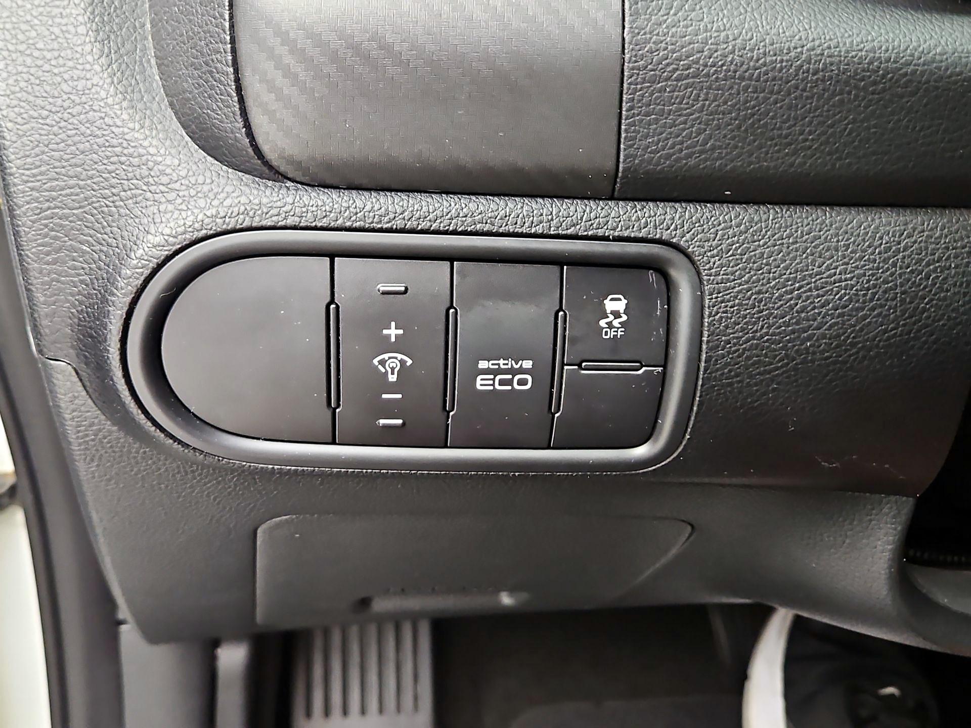 Thumbnail: 2016 Kia Forte - 13