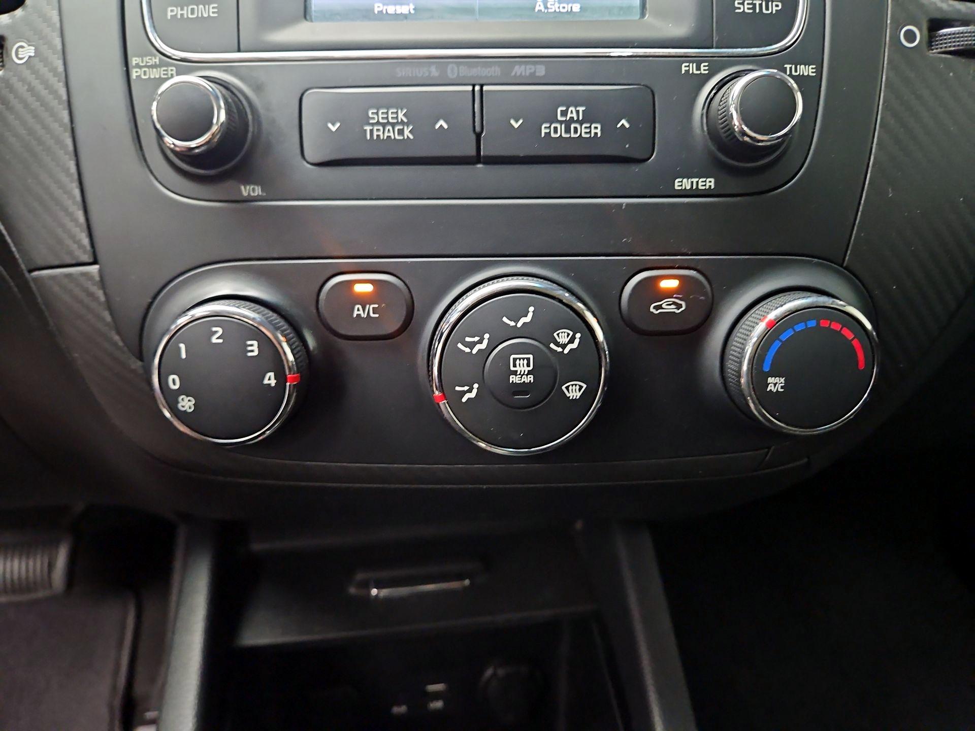 Thumbnail: 2016 Kia Forte - 16