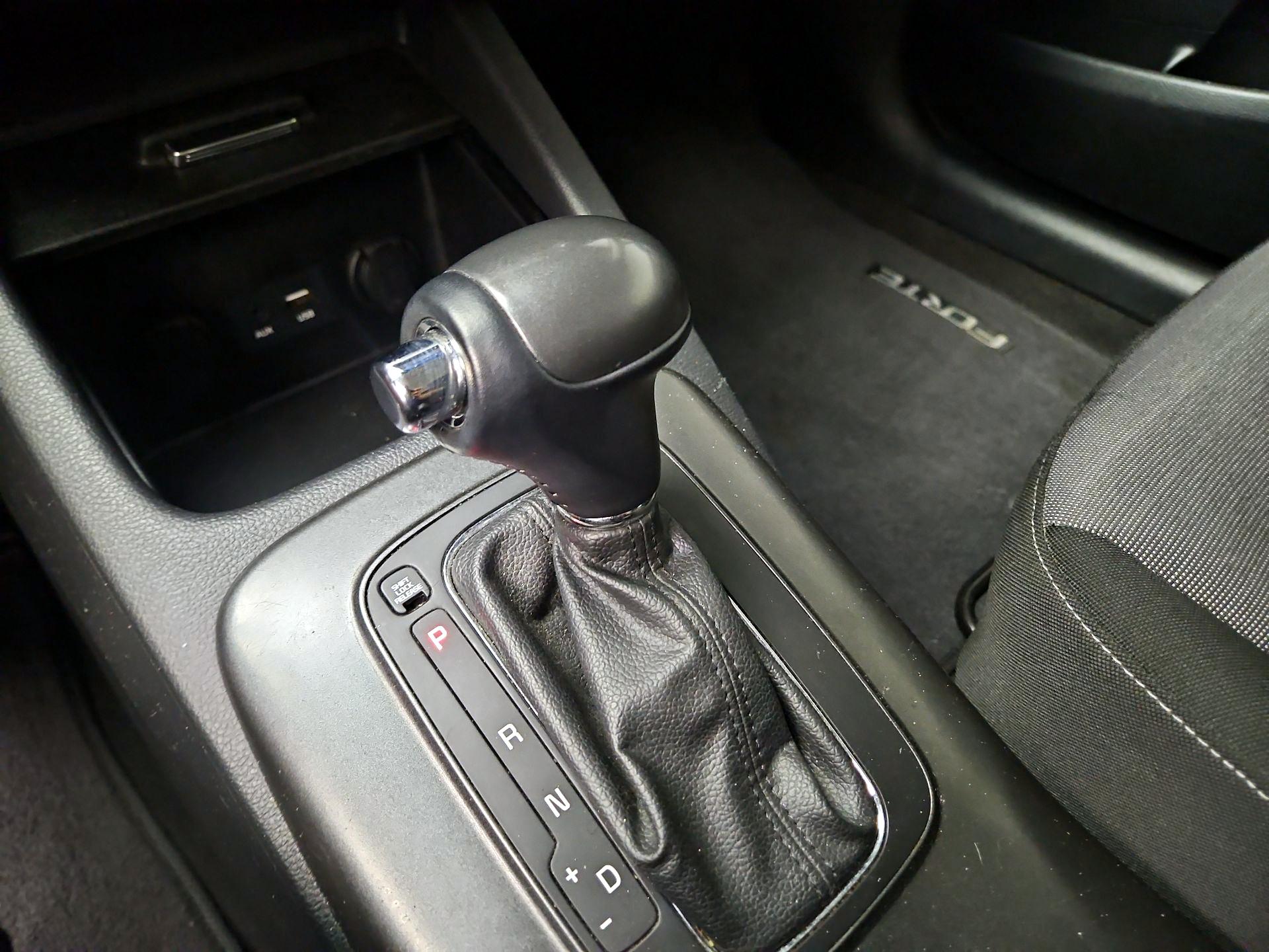 Thumbnail: 2016 Kia Forte - 17