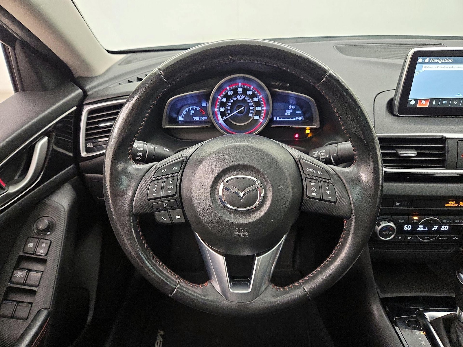 2016 Mazda MAZDA3 i Grand Touring - Photo 11