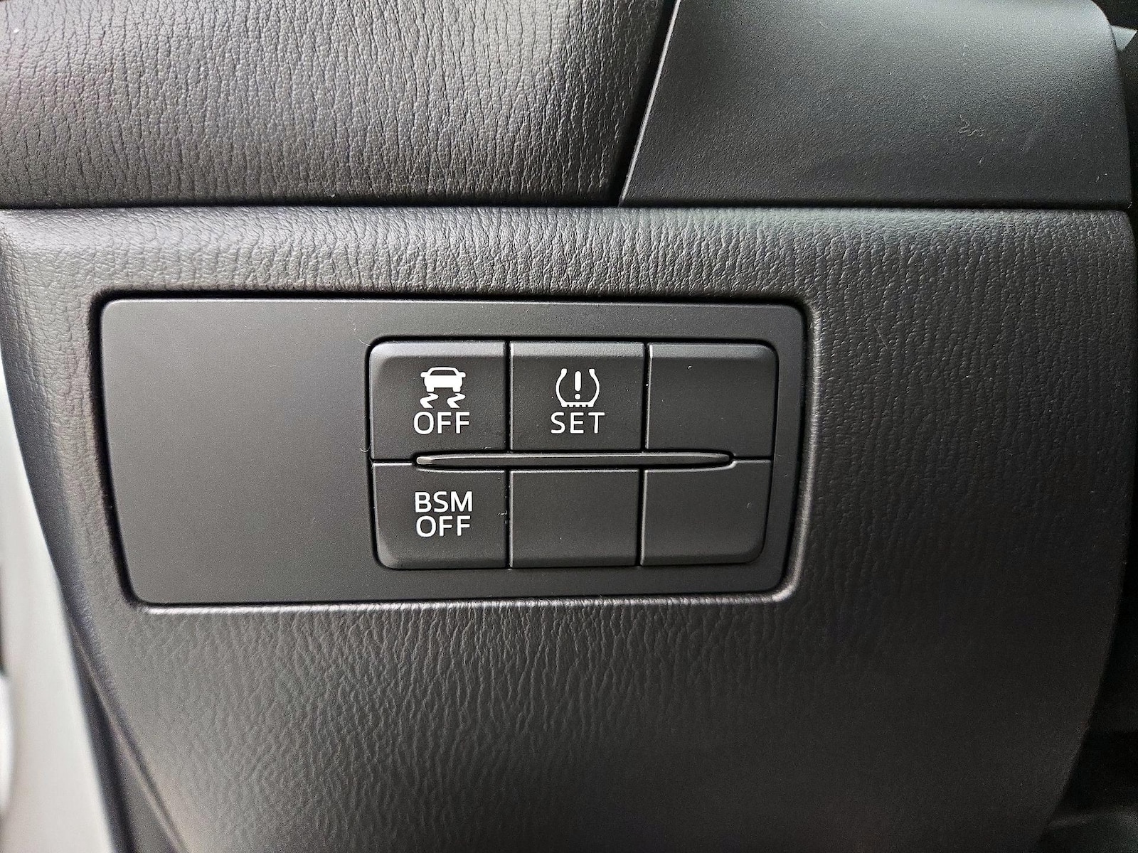 2016 Mazda MAZDA3 i Grand Touring - Photo 14