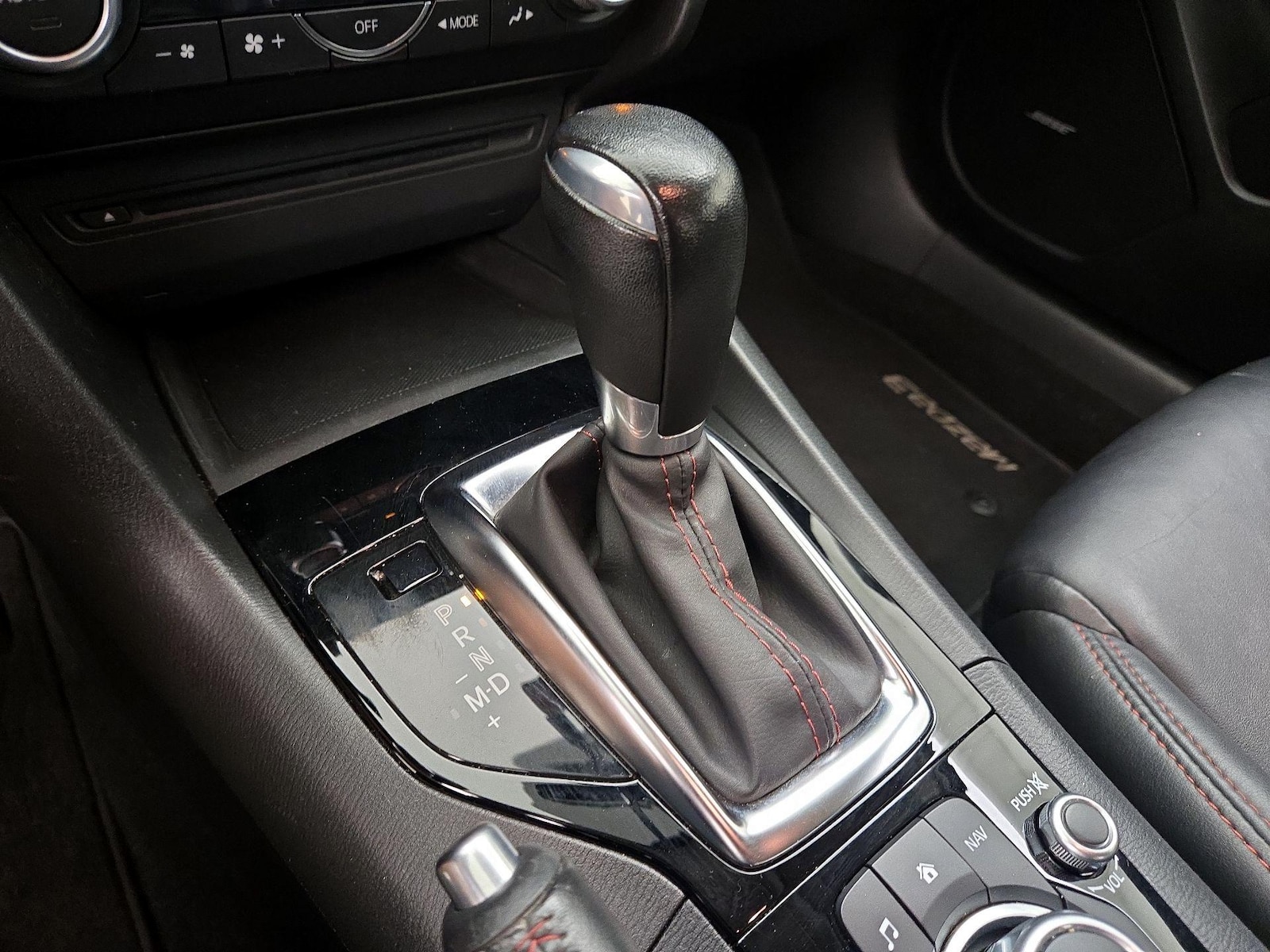 2016 Mazda MAZDA3 i Grand Touring - Photo 19