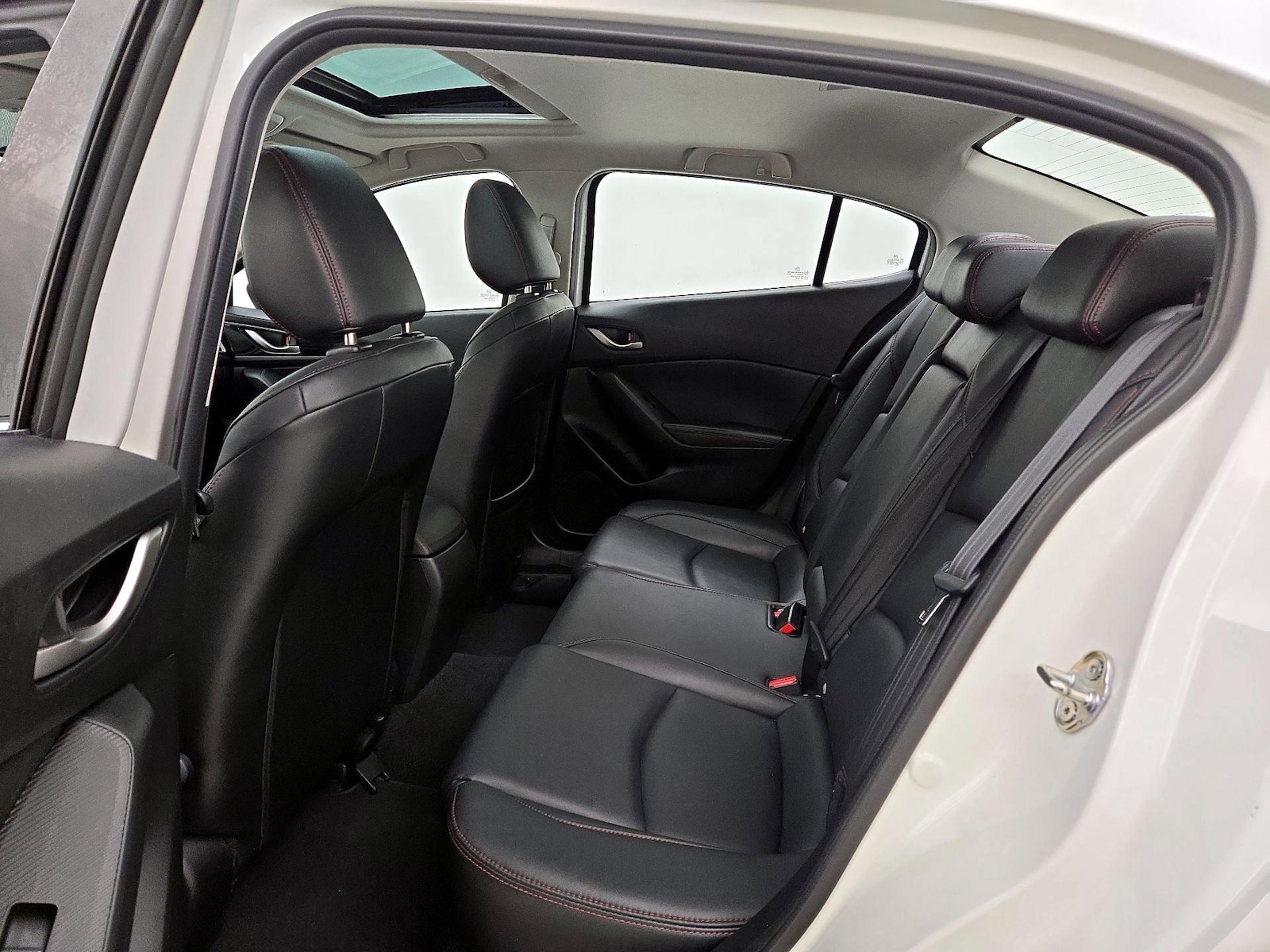 2016 Mazda MAZDA3 i Grand Touring - Photo 22