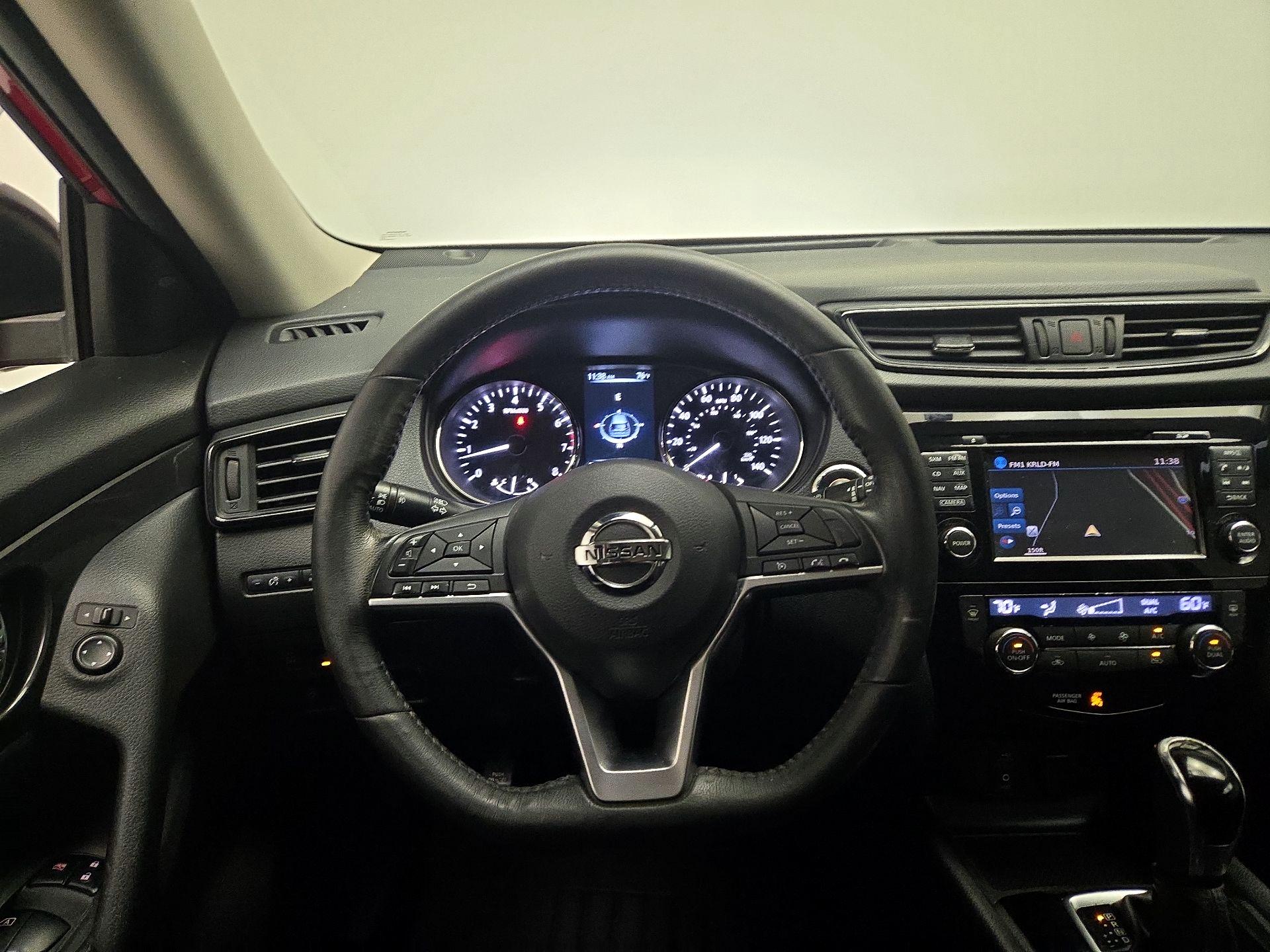 Thumbnail: 2017 Nissan Rogue - 10