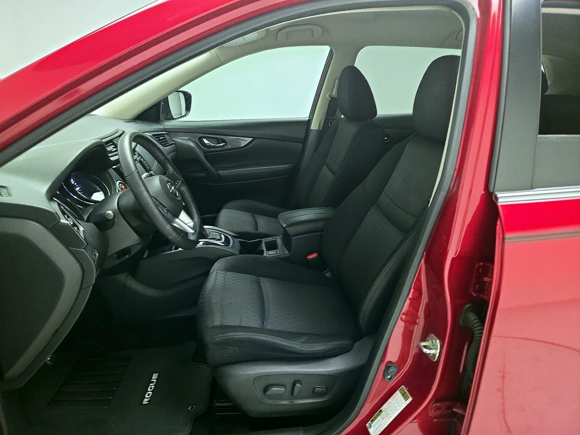 Thumbnail: 2017 Nissan Rogue - 11
