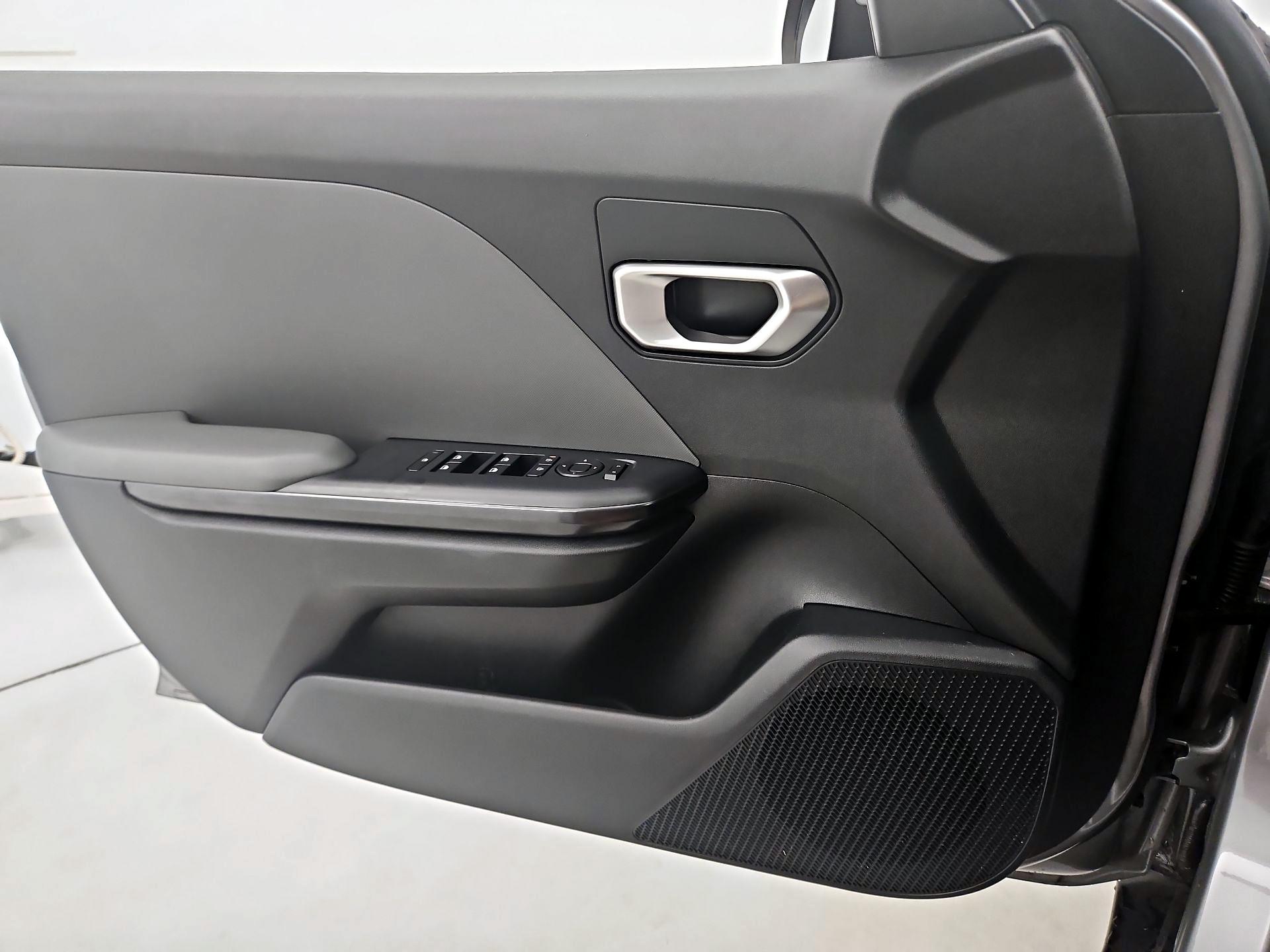 Thumbnail: 2025 Kia K4 - 12