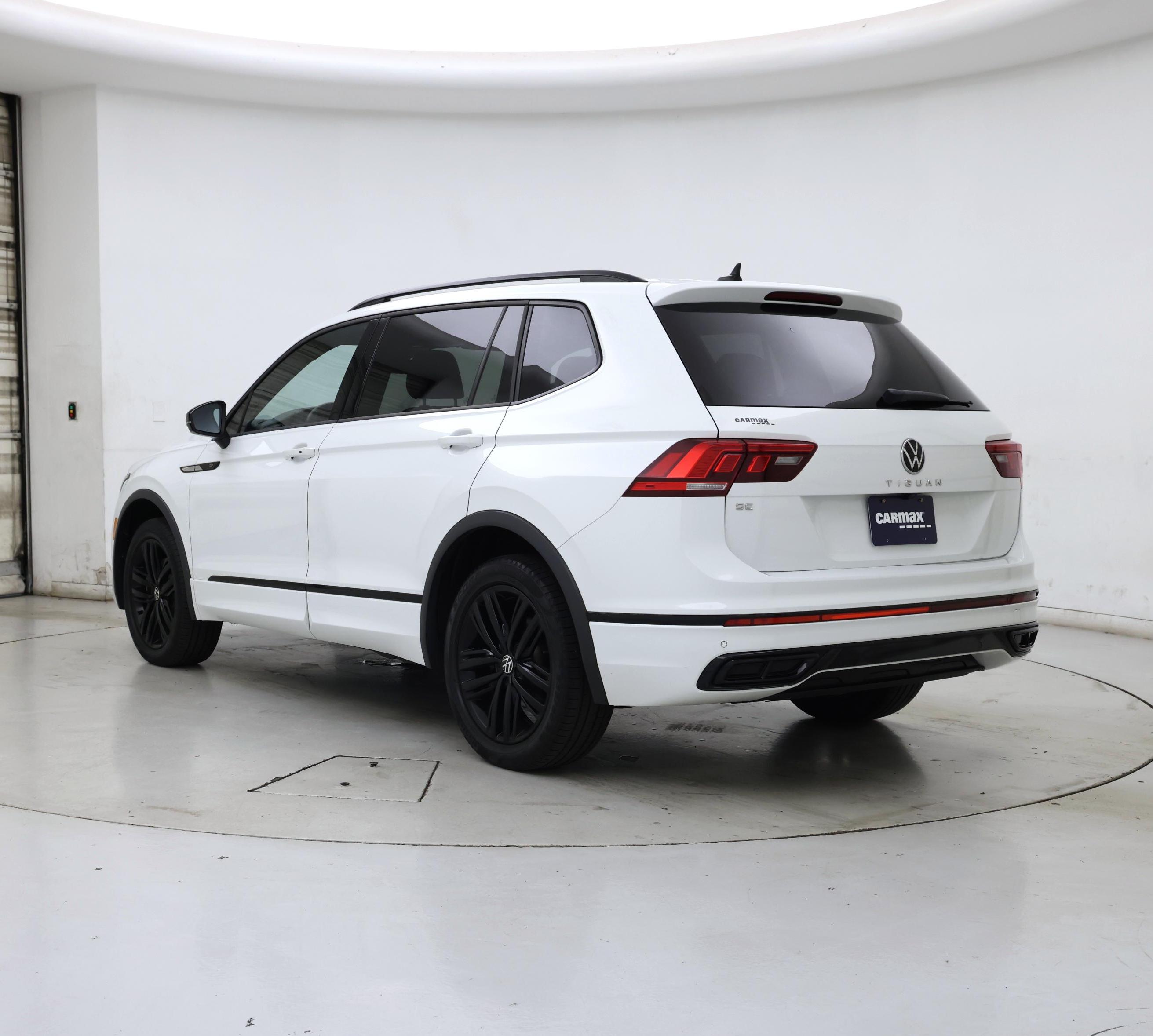 Thumbnail: 2022 Volkswagen Tiguan - 2