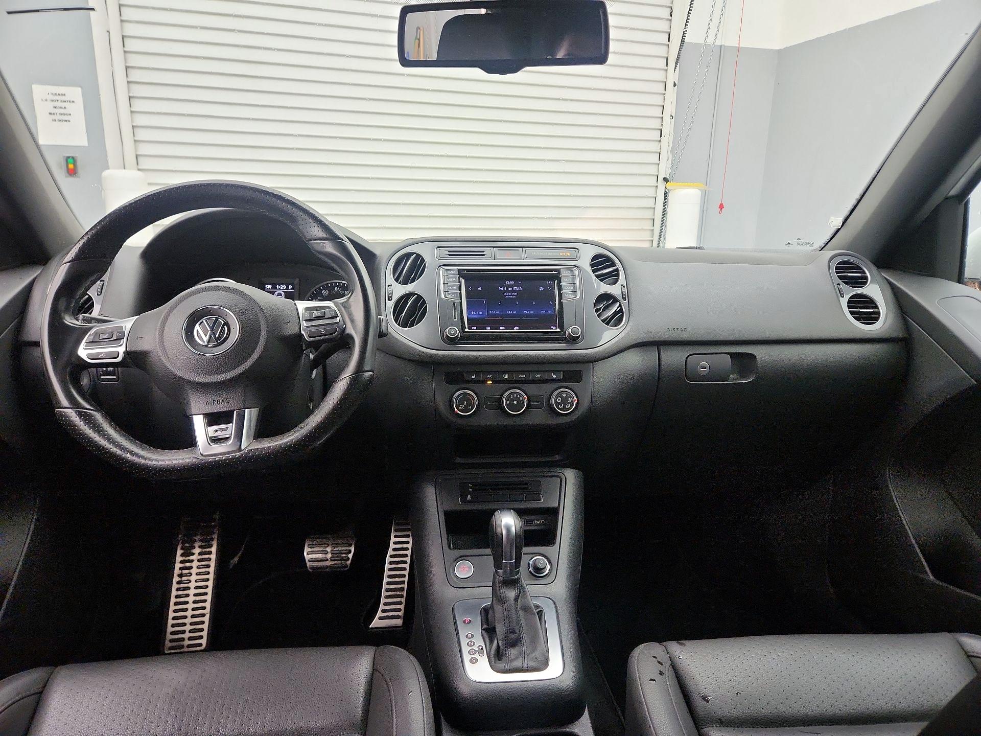 Thumbnail: 2016 Volkswagen Tiguan - 9