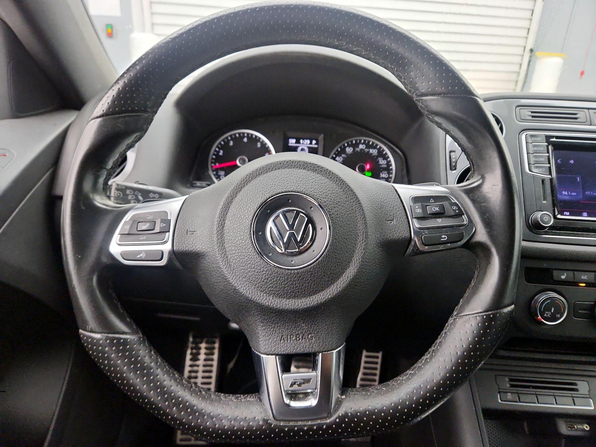 Thumbnail: 2016 Volkswagen Tiguan - 10