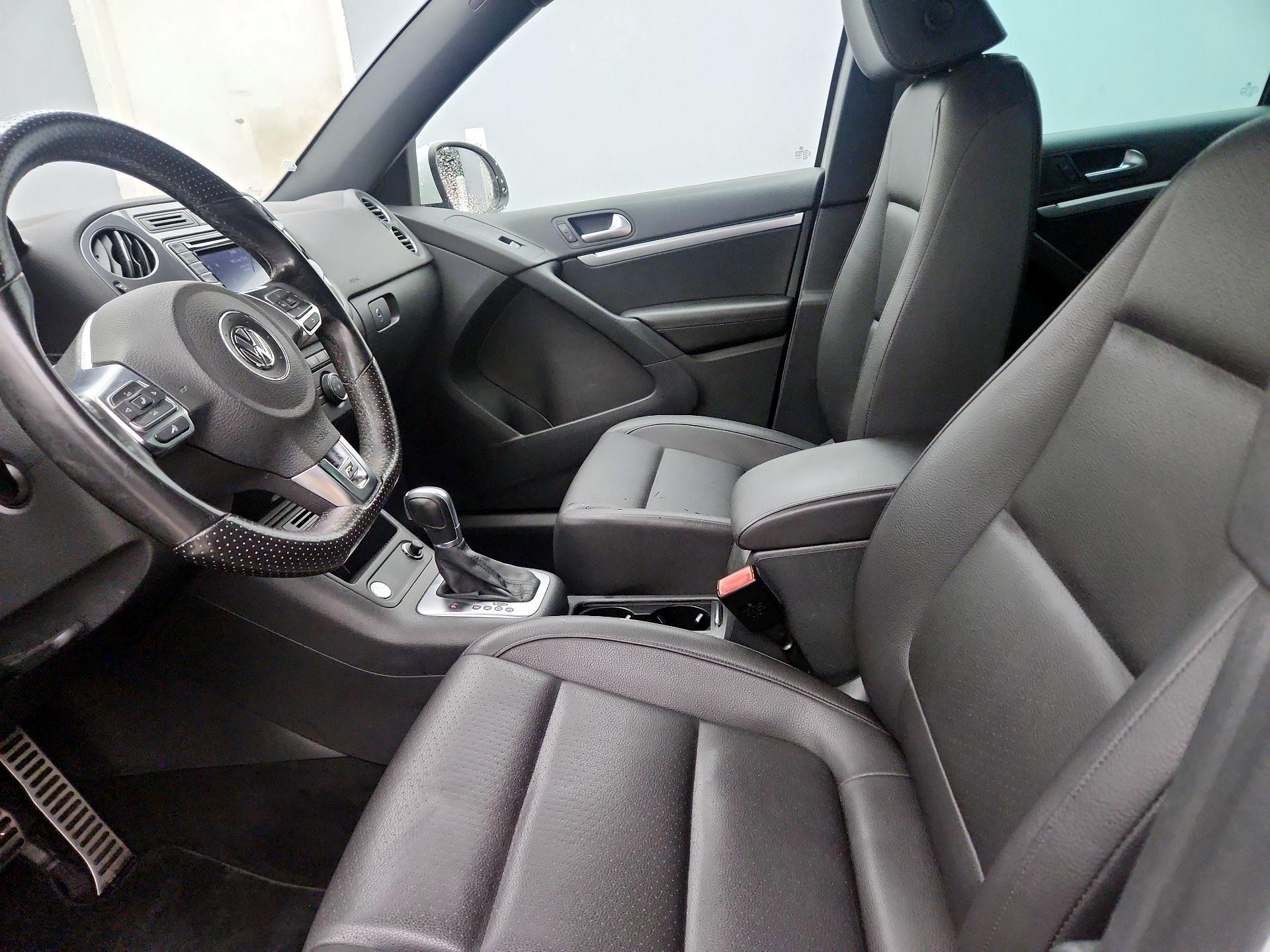 Thumbnail: 2016 Volkswagen Tiguan - 11