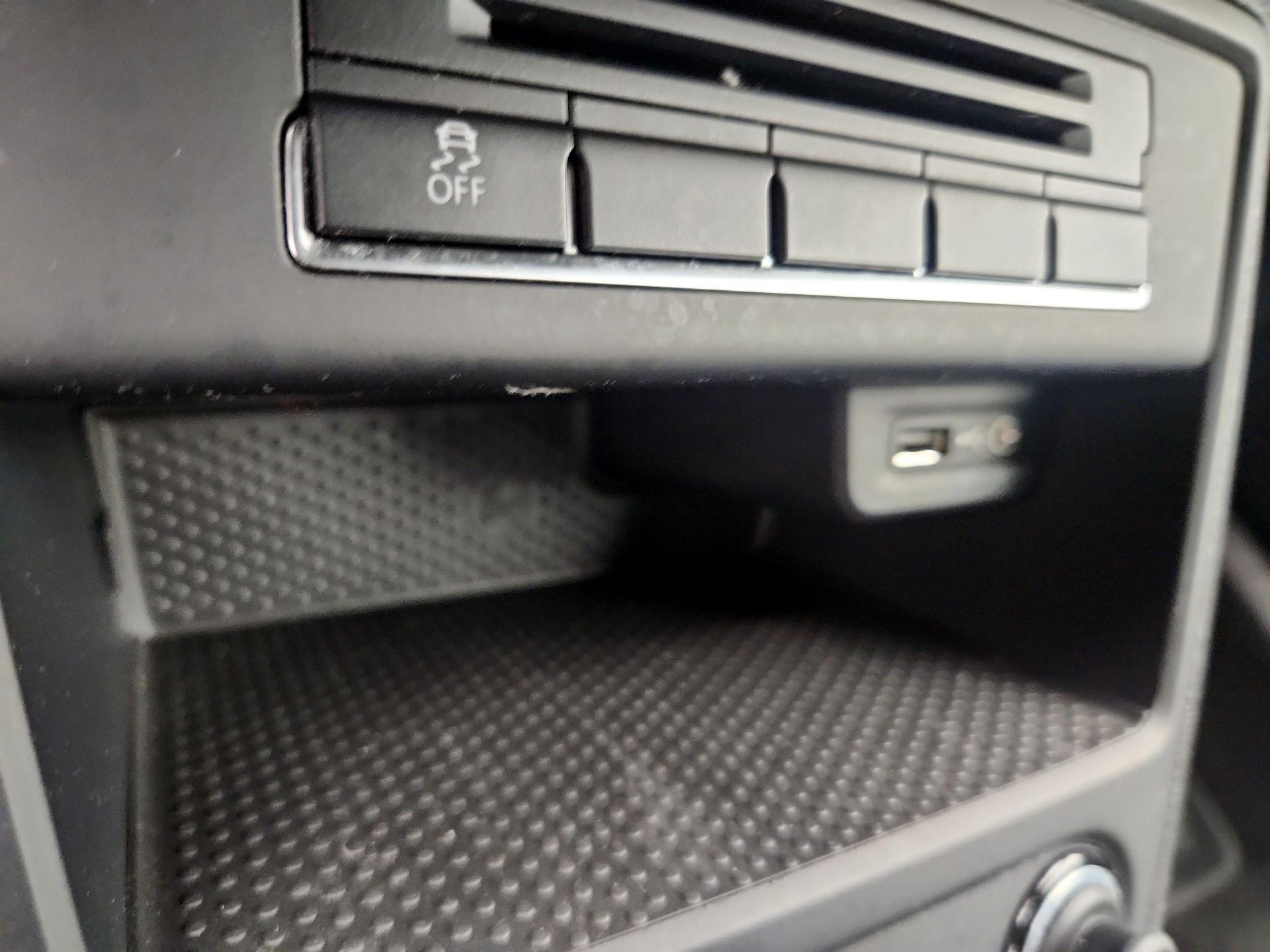 Thumbnail: 2016 Volkswagen Tiguan - 18