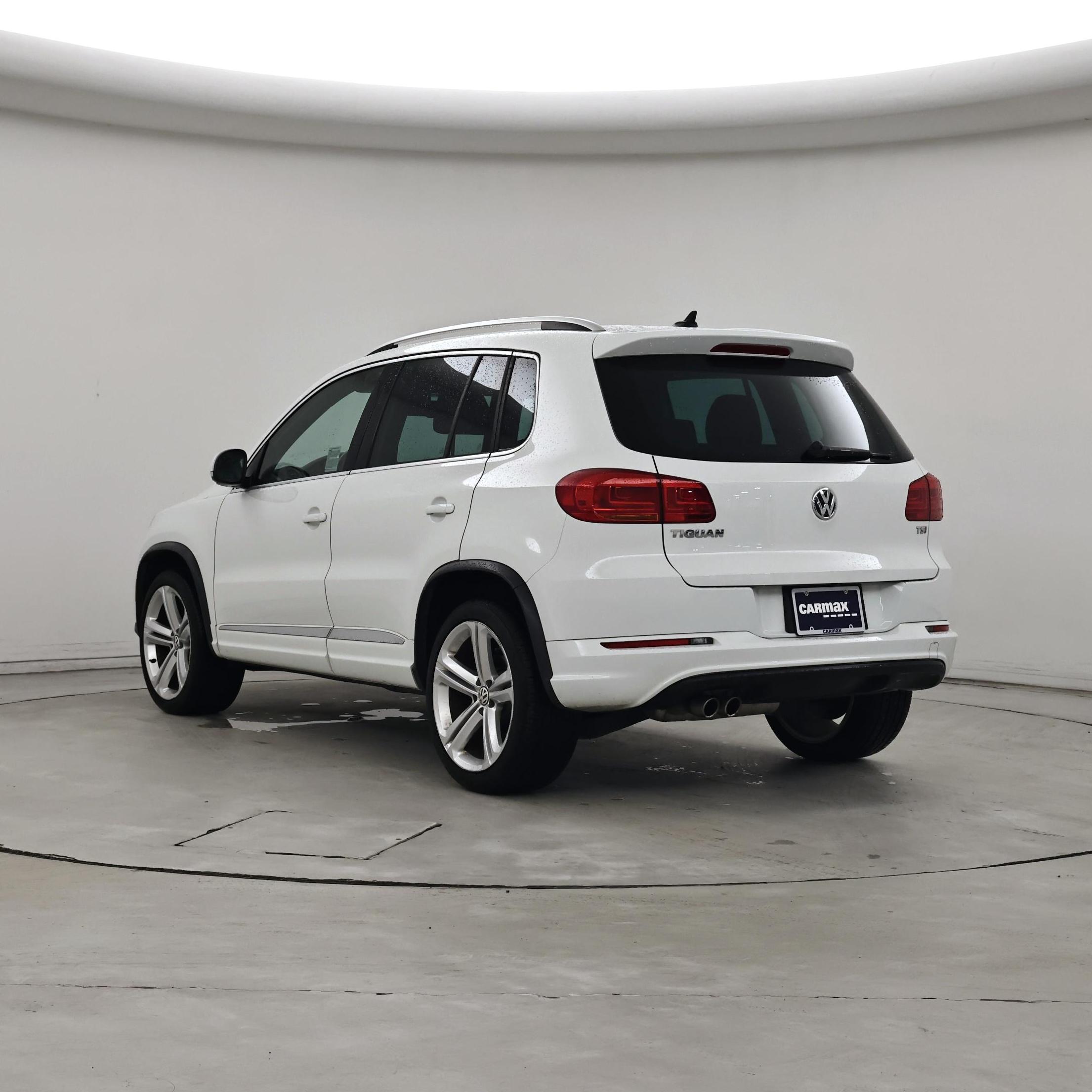 Thumbnail: 2016 Volkswagen Tiguan - 2